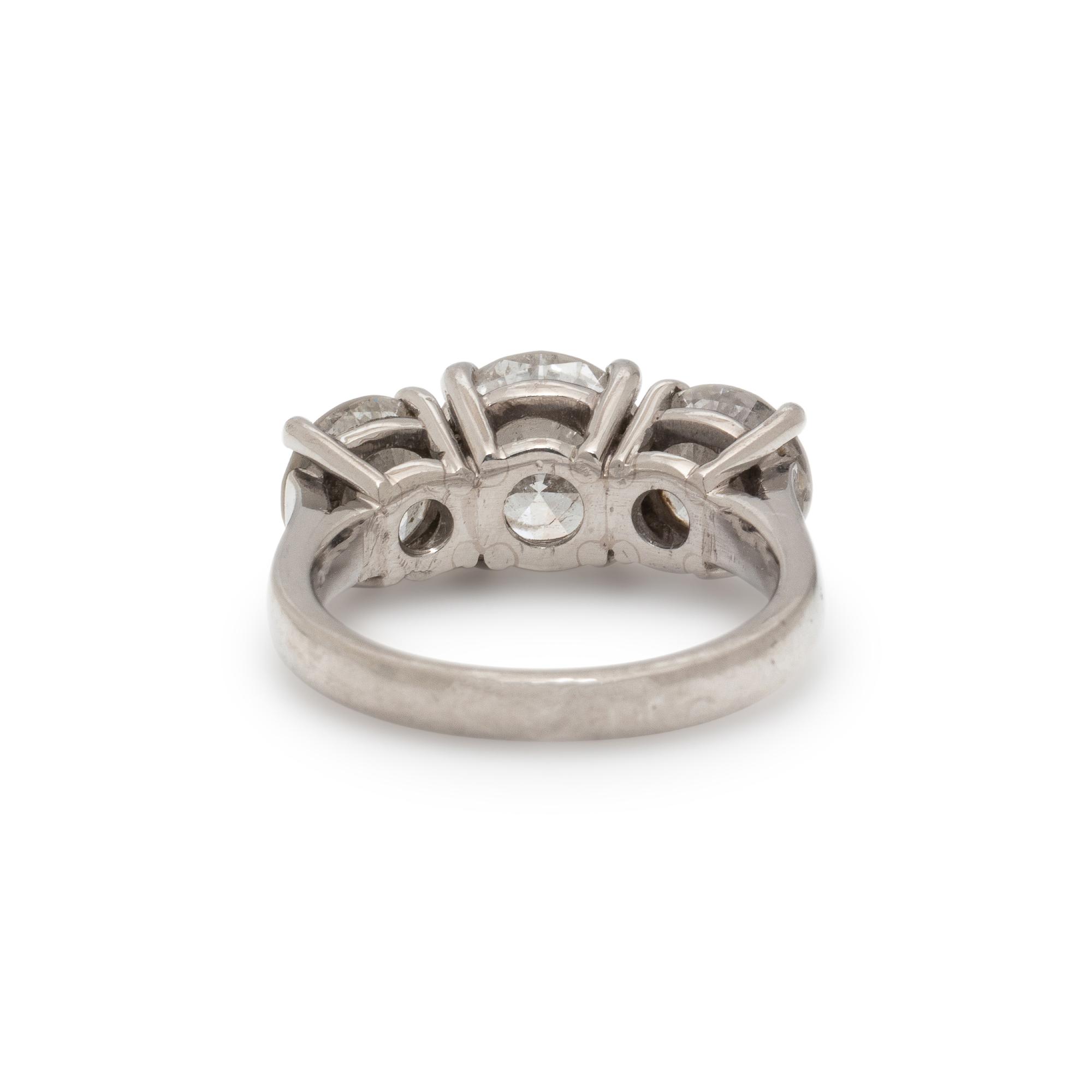 THREE-STONE DIAMOND RING