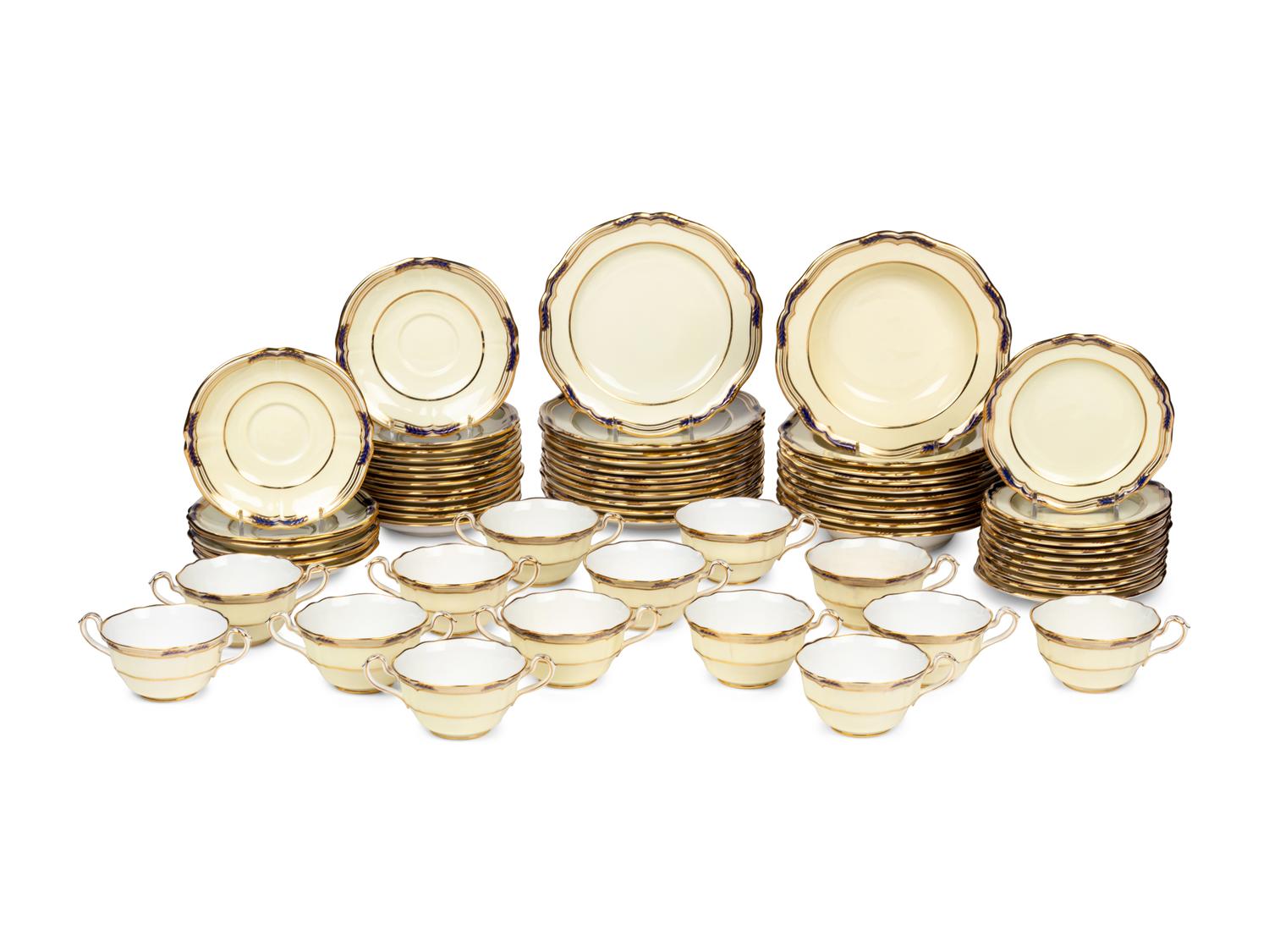 A Spode Sutherland Porcelain Dinner Service
