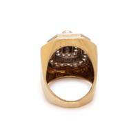 YELLOW GOLD AND DIAMOND RING