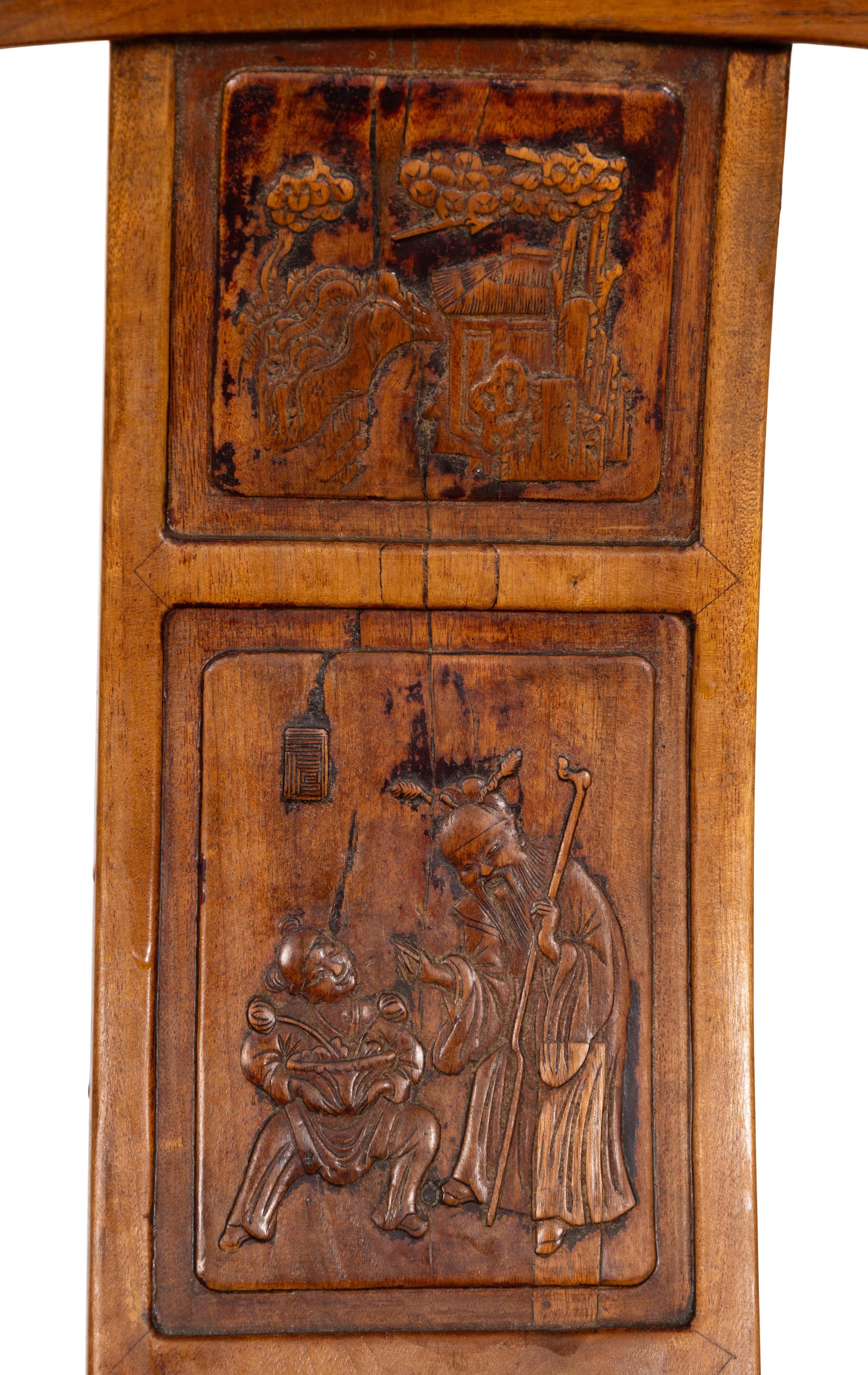 A Chinese Carved Hardwood Armchair, Late 19th-Mid 20th Century 晚清-民國 硬木扶手椅
