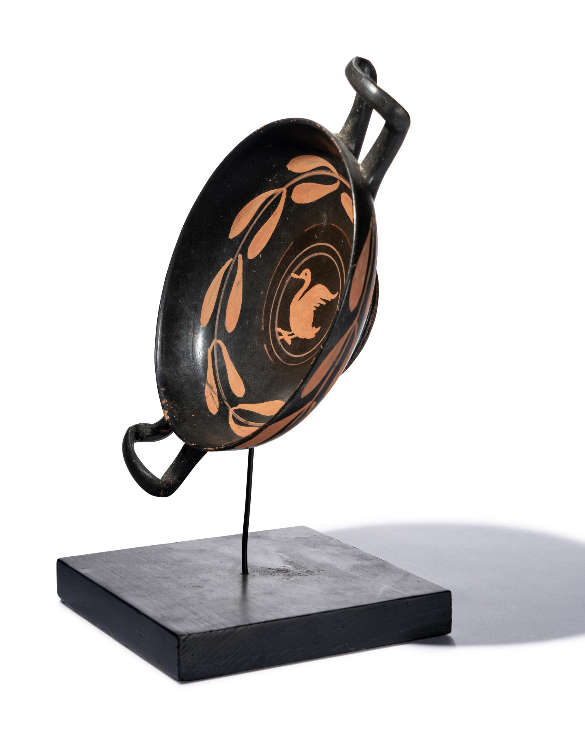 An Apulian Xenon-Ware Kylix