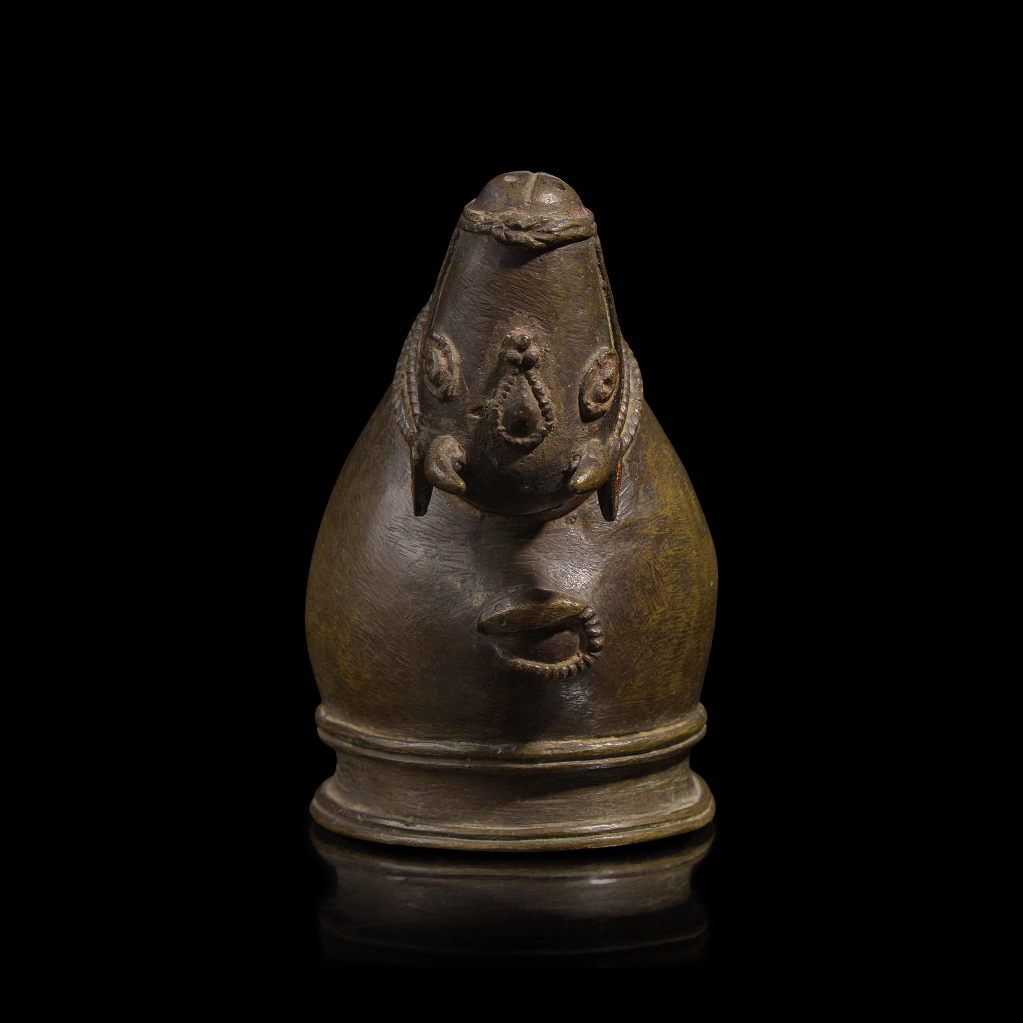 An Indian Bronze Nandi-Form Palanquin Finial, 19th/Early 20th century — 十九-二十世紀初 印度銅鑄神牛南迪轎頂飾