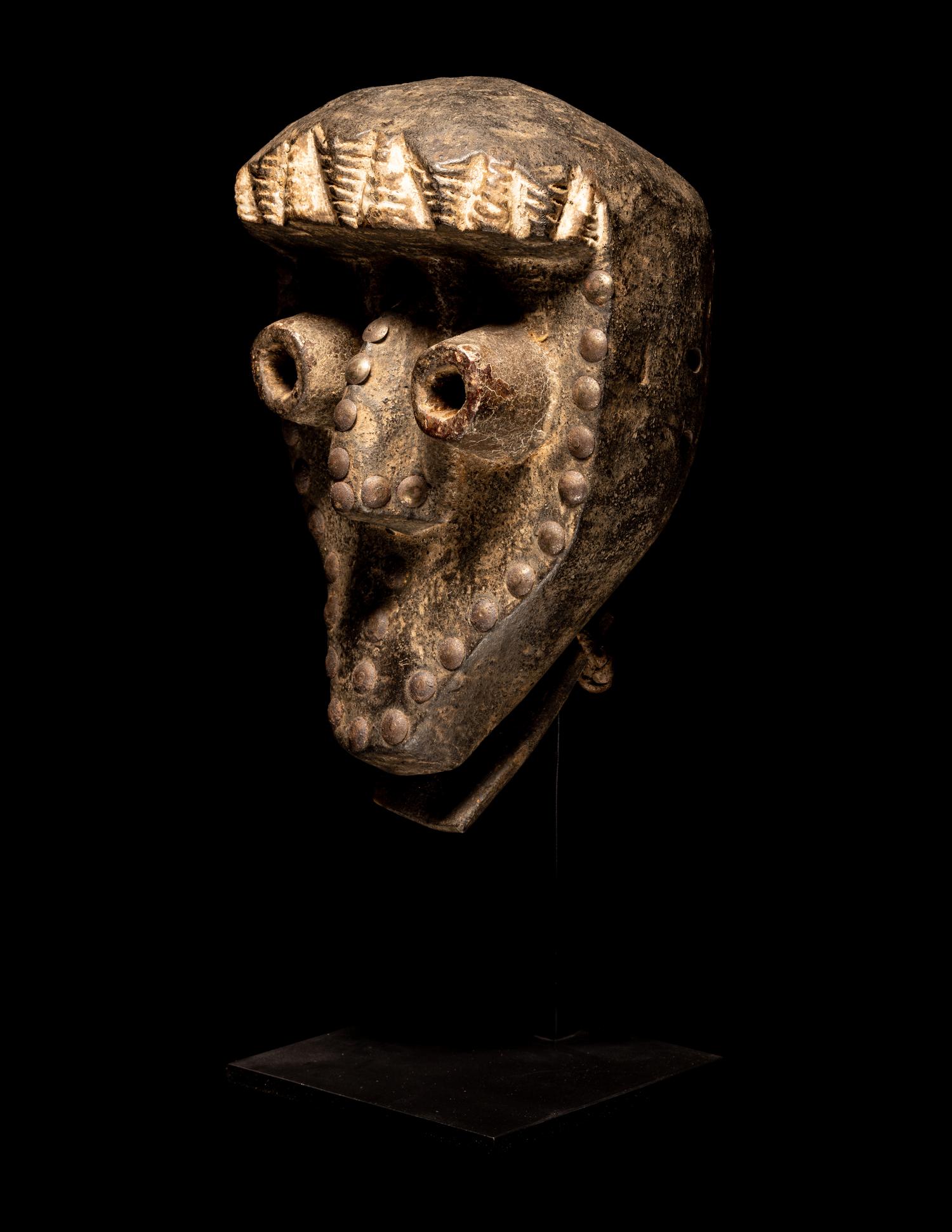 A Dan-Guere Wobe Wood Mask