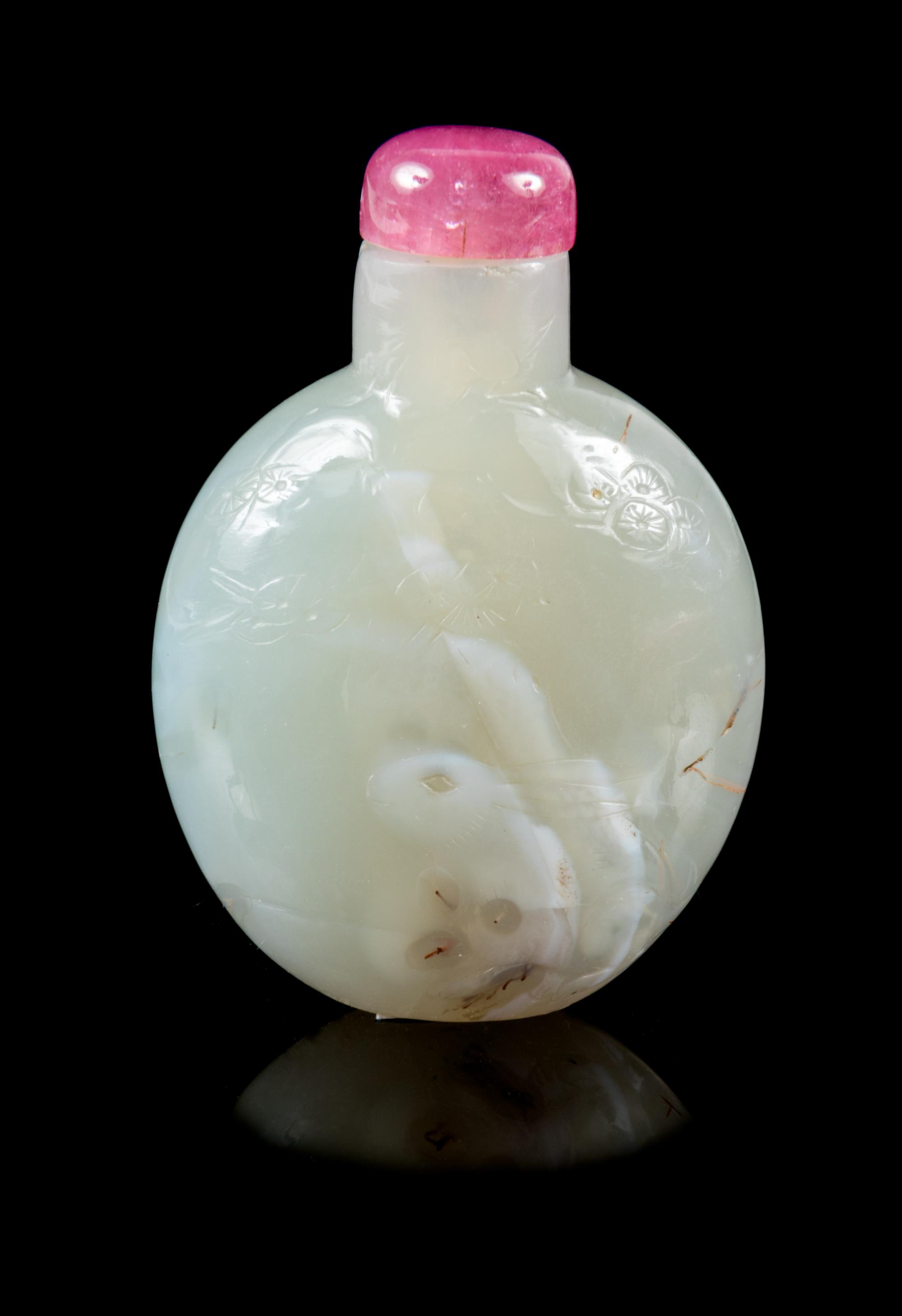 A Pale Grey Agate Snuff Bottle Height 2 1/2 inches. — 1800-1900
