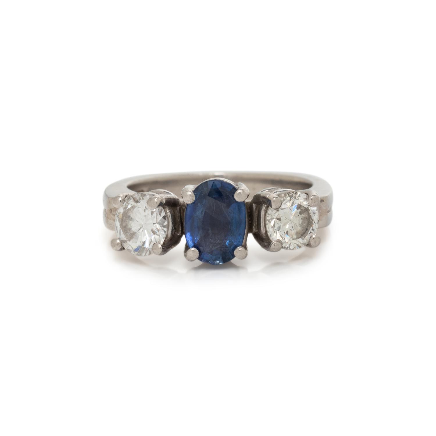 SAPPHIRE AND DIAMOND RING