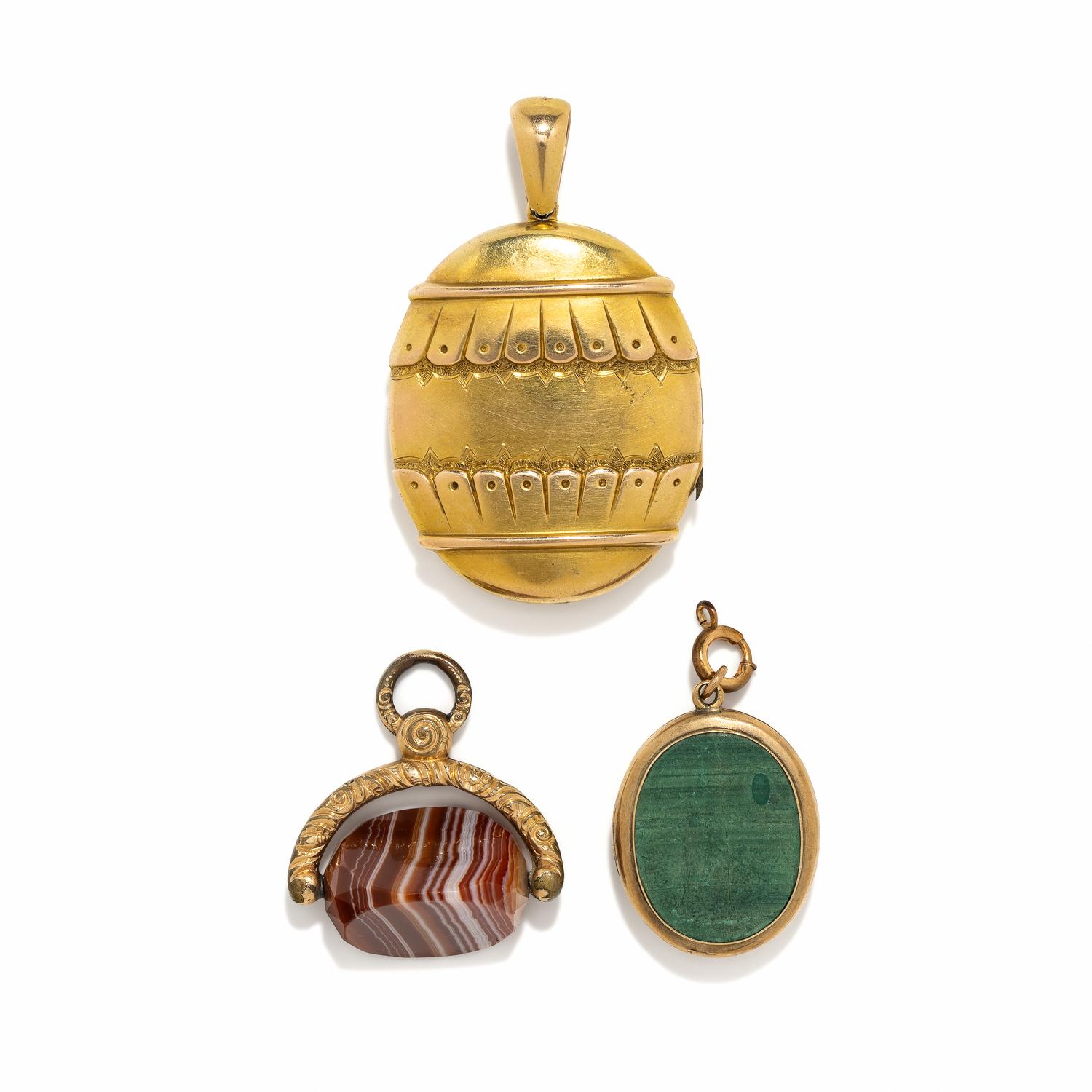 ANTIQUE, TWO YELLOW GOLD LOCKETS AND AN AGATE FOB