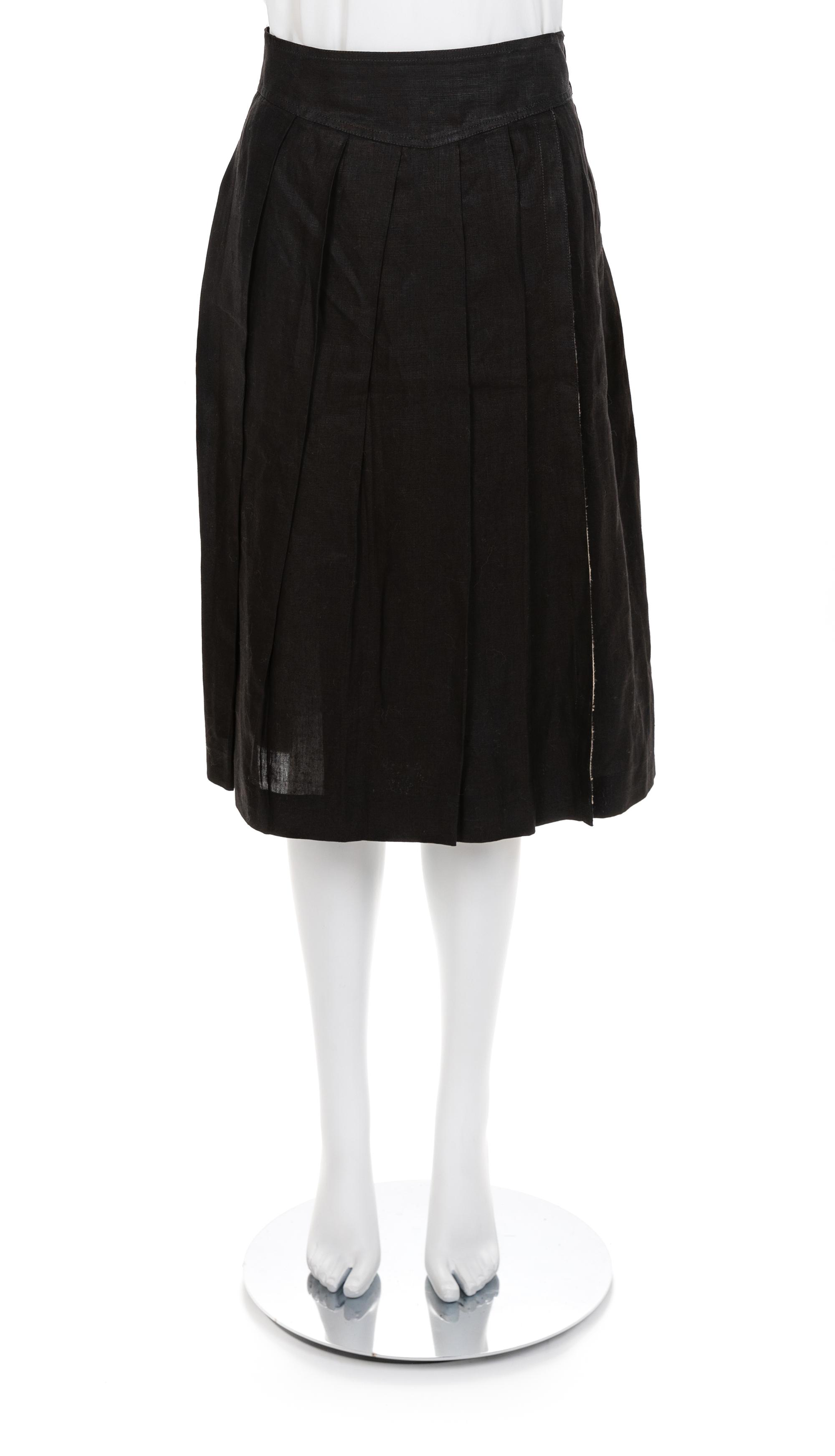 Gucci Black Pleated Linen Skirt, 1980-90s Size label: 44