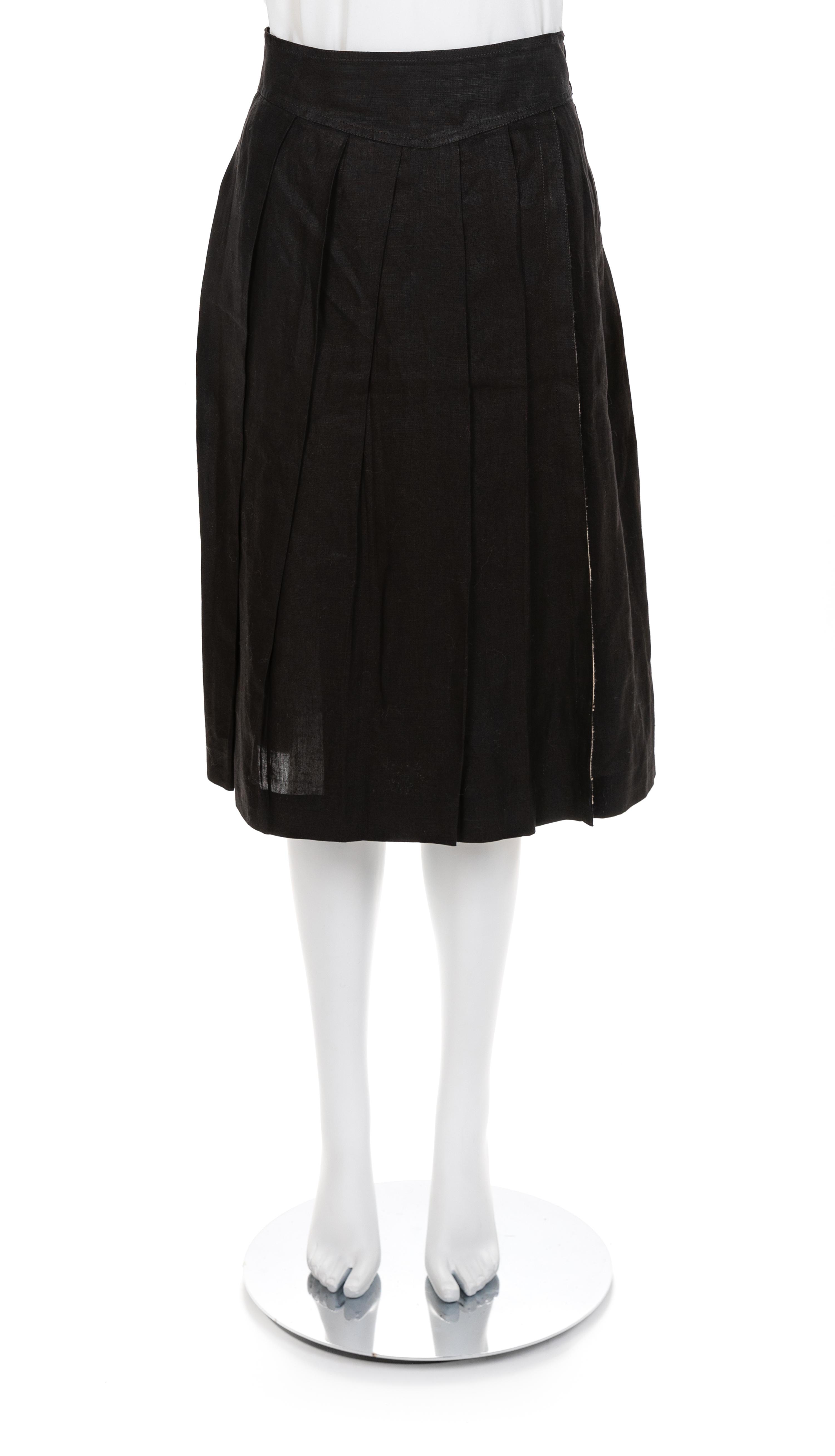 Gucci Black Pleated Linen Skirt, 1980-90s Size label: 44