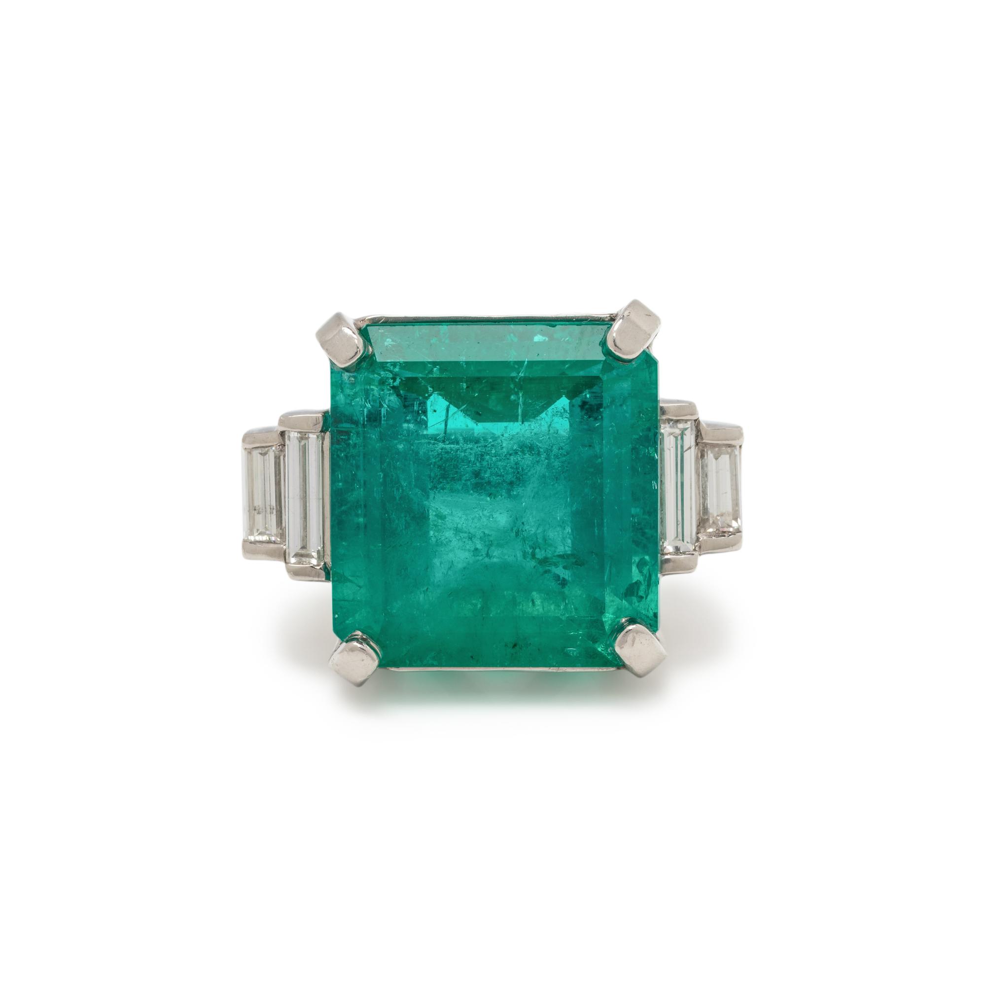 COLOMBIAN EMERALD AND DIAMOND RING