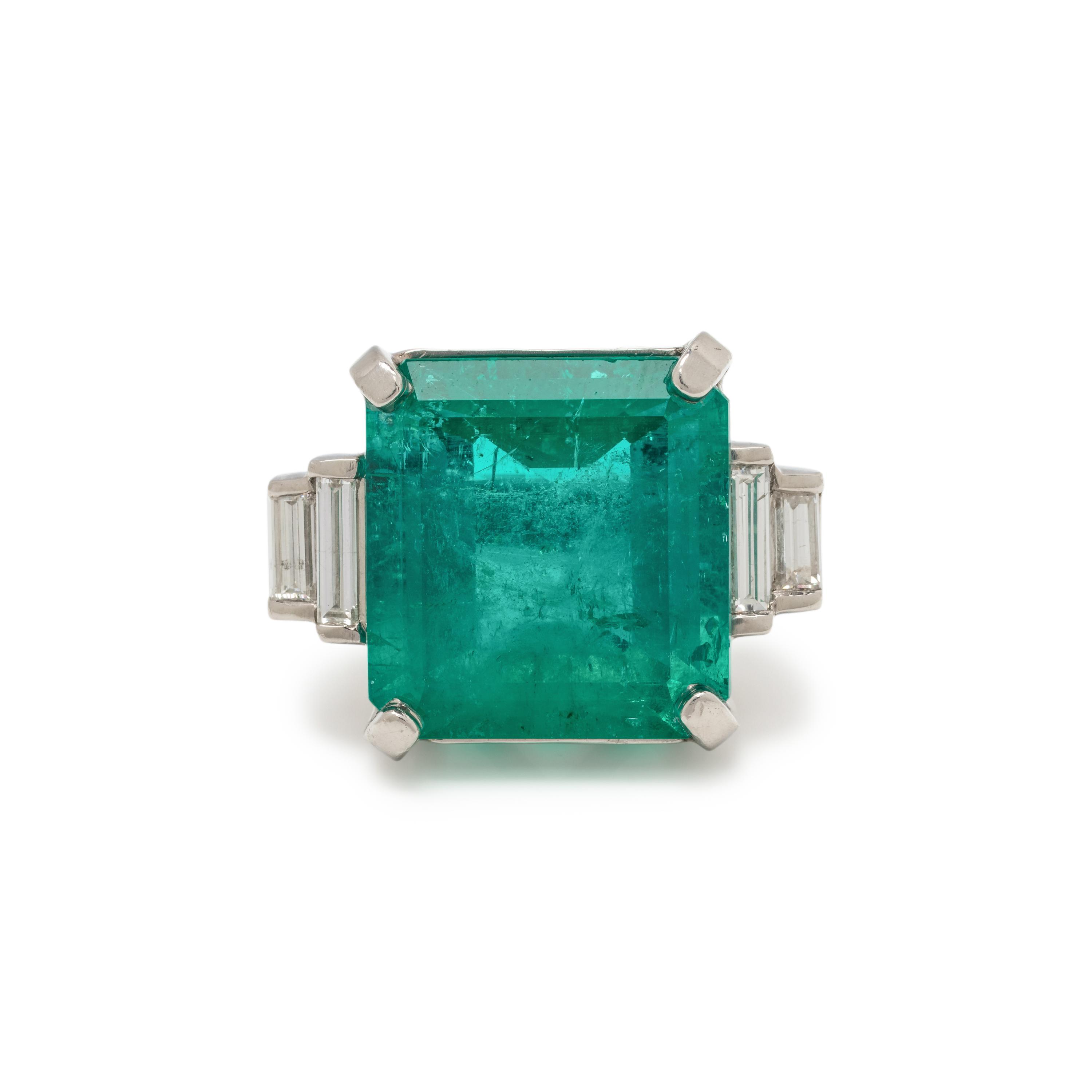 COLOMBIAN EMERALD AND DIAMOND RING