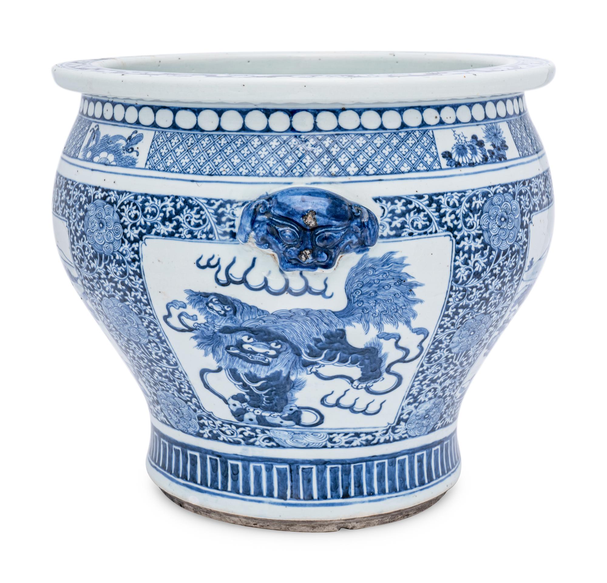 A Chinese Export Blue and White Porcelain Jardinière