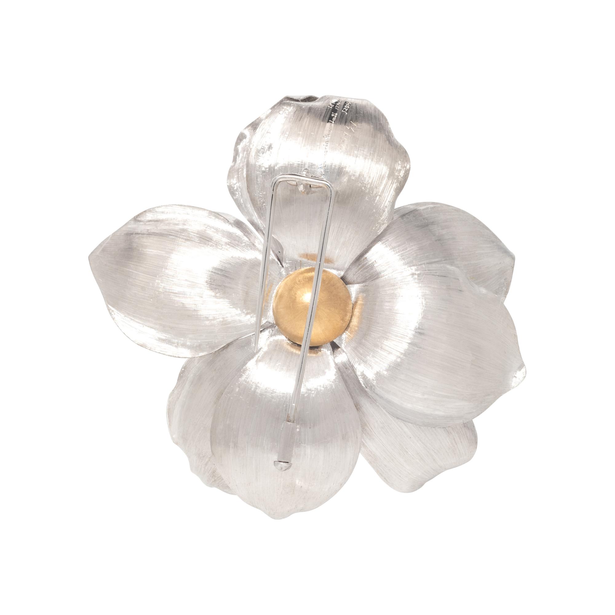 BUCCELLATI, BICOLOR GOLD FLOWER BROOCH