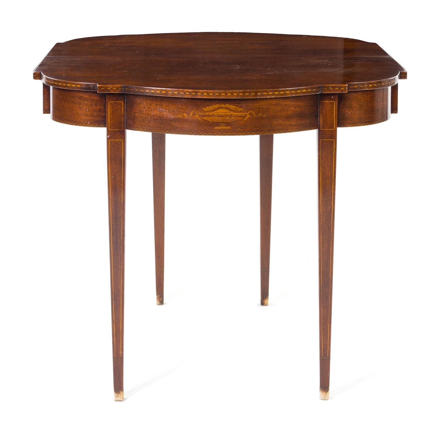 A Federal Style Mahogany Flip Top Games Table Height 30 3/4 x width 36 x depth 18 inches (closed). — 19TH CENTURY