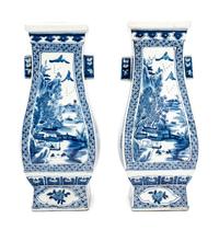 A Pair of Chinese Export Porcelain Vases