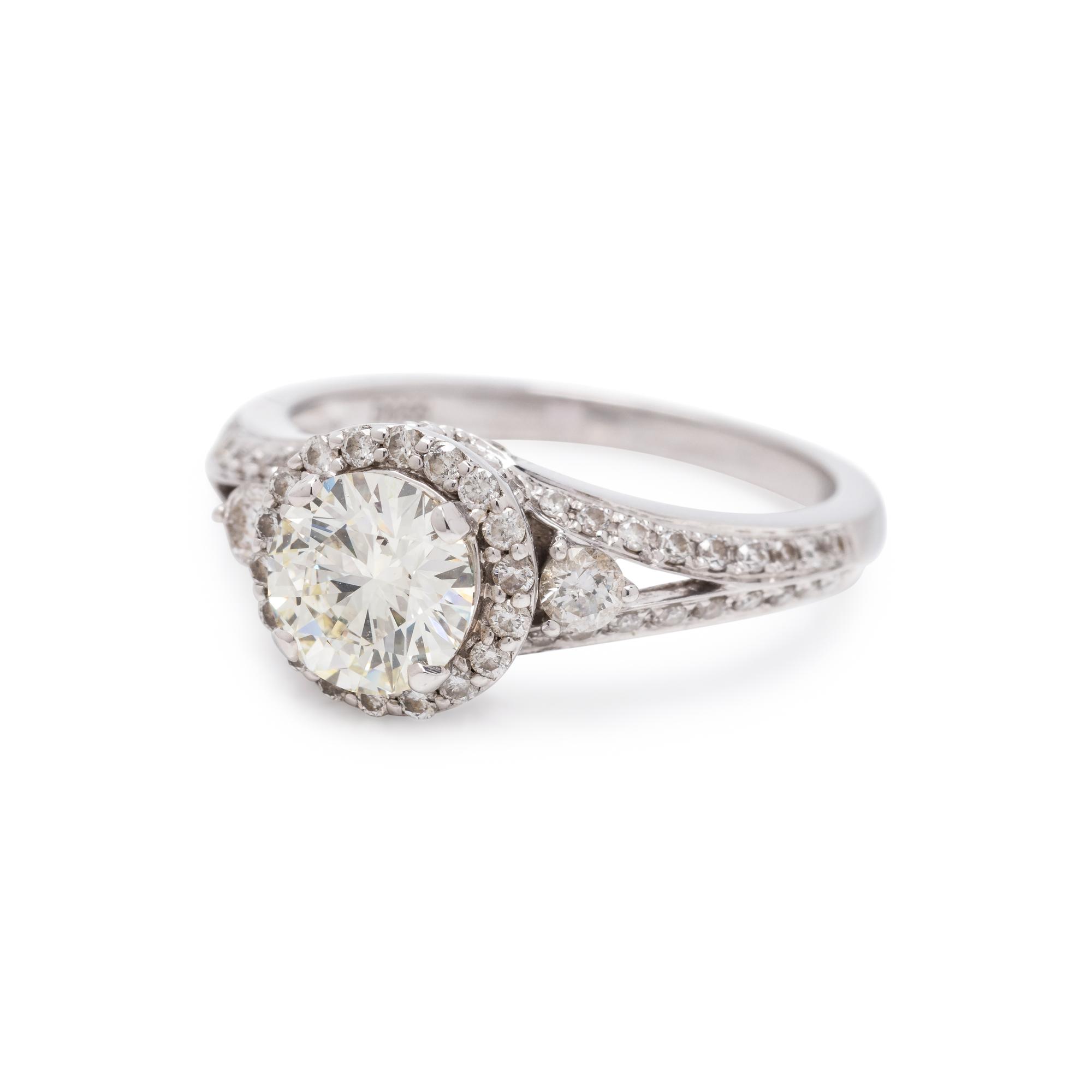 DIAMOND RING