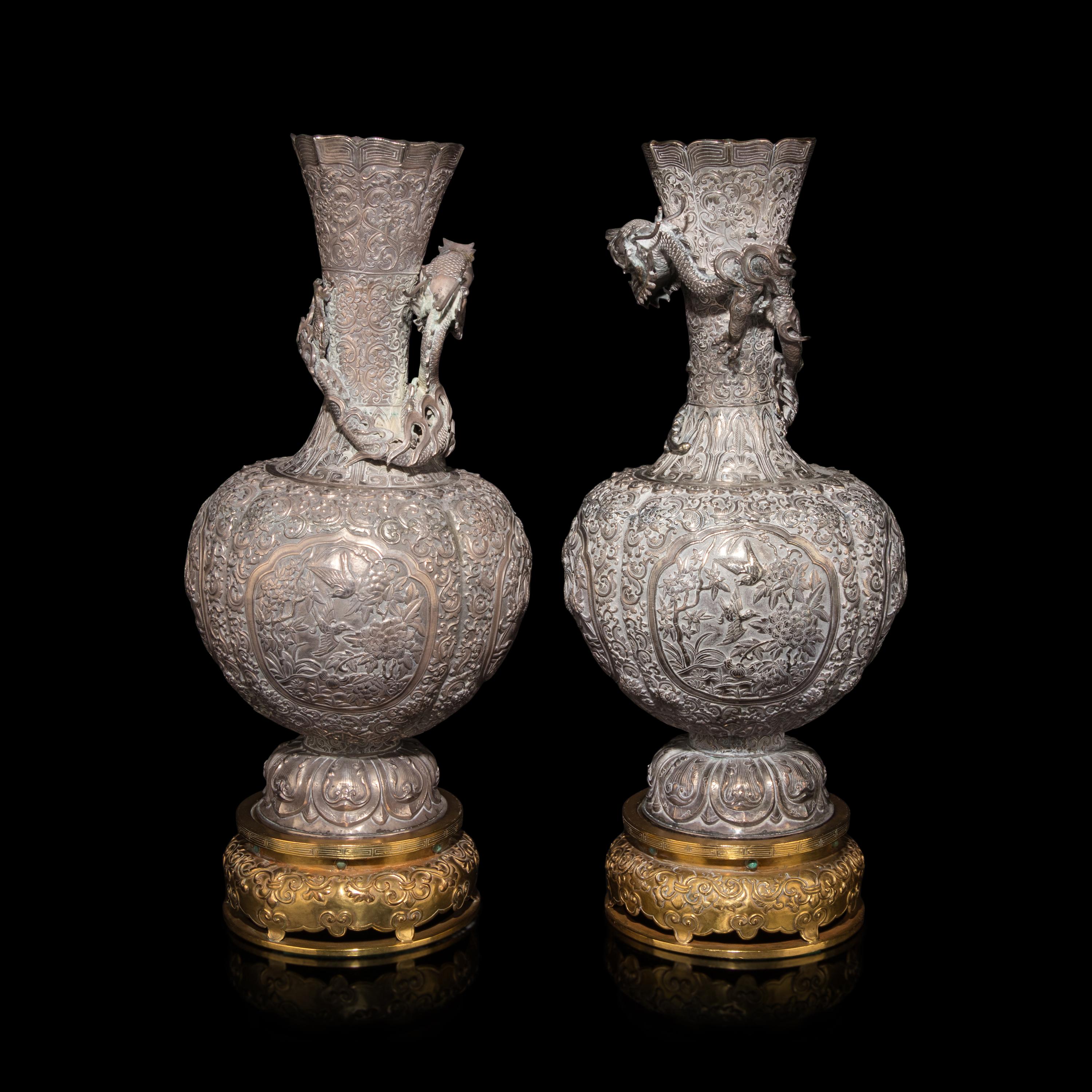 A Pair of Chinese Silver Vases, Late 19th-20th Century 晚清-民國 外銷鏨花龍紋銀瓶一對