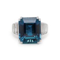 WHITE GOLD, AQUAMARINE, AND DIAMOND RING