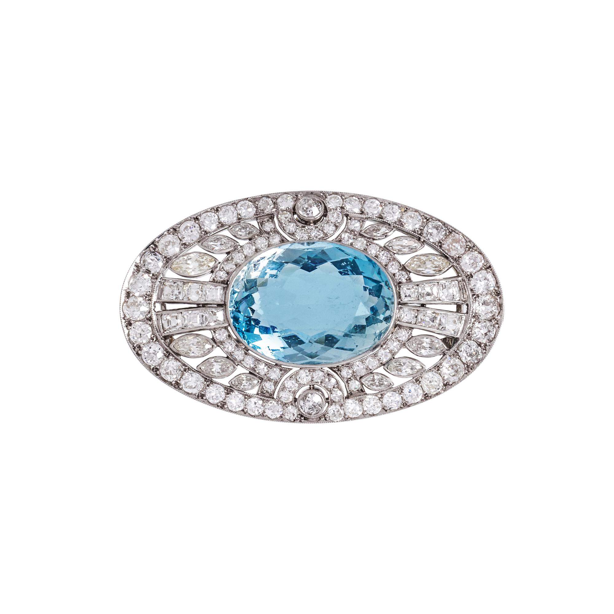 ART DECO, AQUAMARINE AND DIAMOND PENDANT/BROOCH