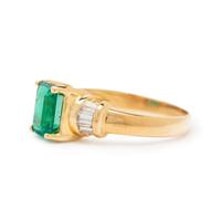 EMERALD AND DIAMOND RING