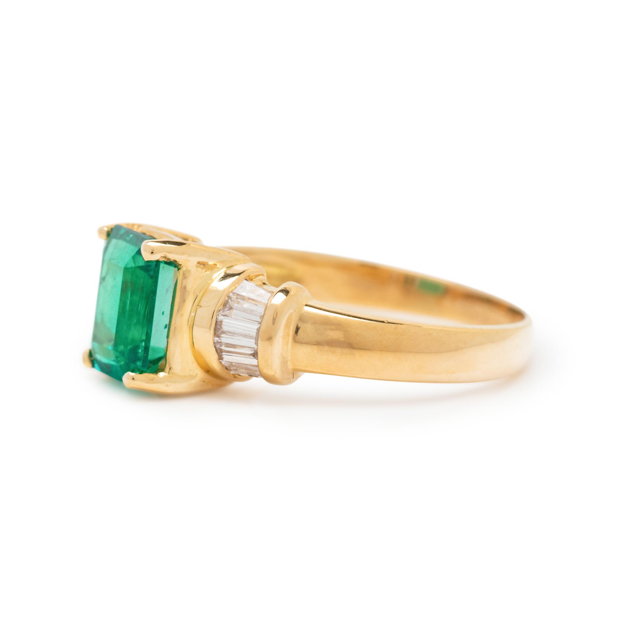 EMERALD AND DIAMOND RING