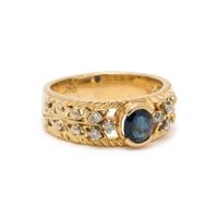 SAPPHIRE AND DIAMOND RING