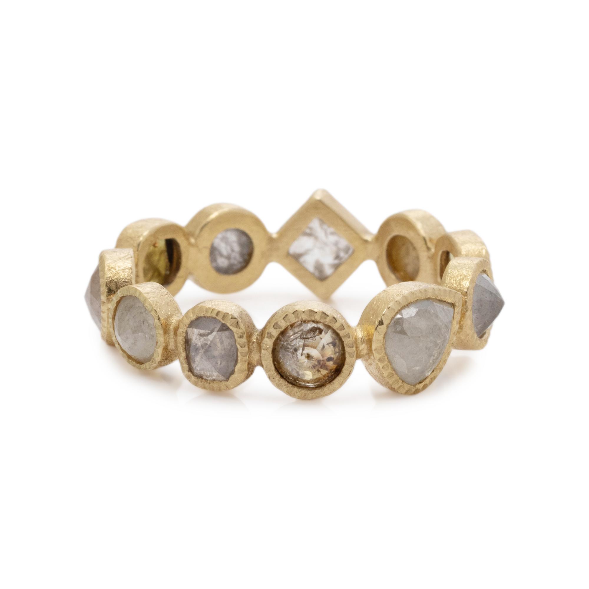 YELLOW GOLD AND COLORED DIAMOND BAND