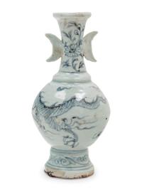 A Blue and White Porcelain 'Dragon' Vase
