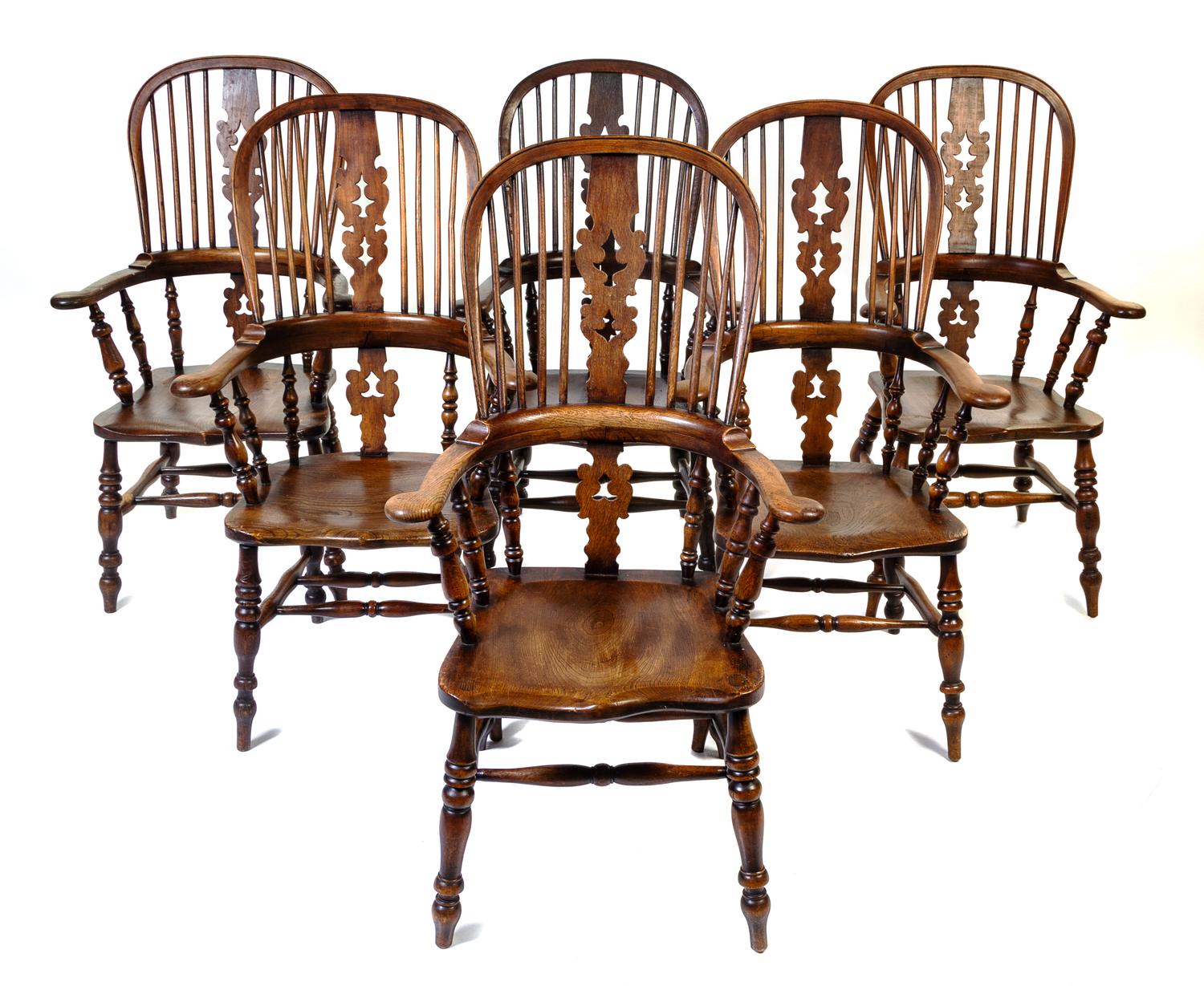 Six English Oak Windsor Chairs Height 44 3/8 inches. — 19TH CENTURY