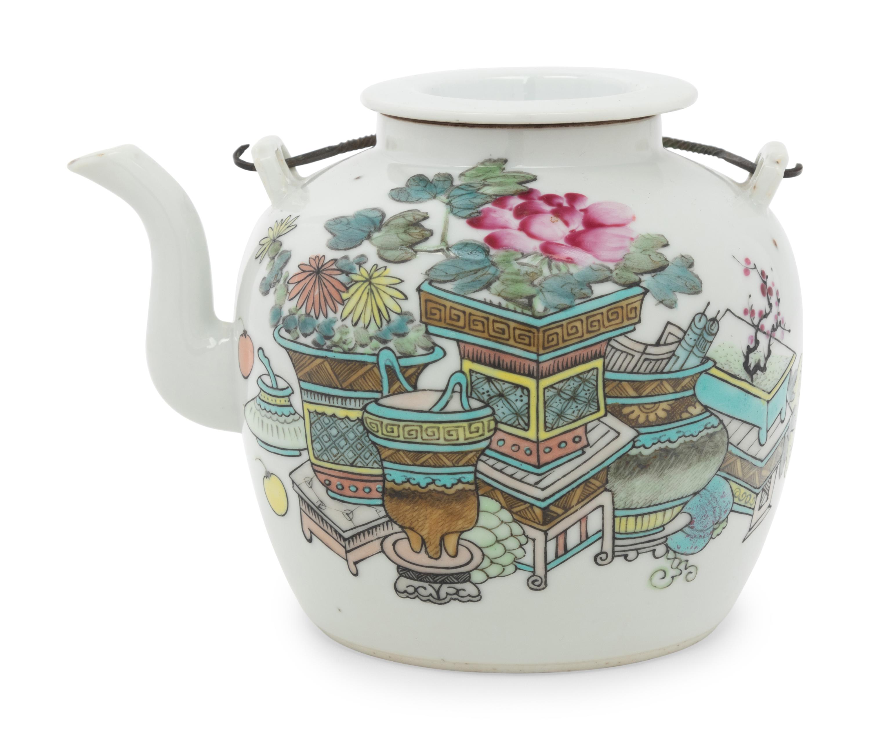 A Chinese Famille Rose Porcelain Covered Teapot
