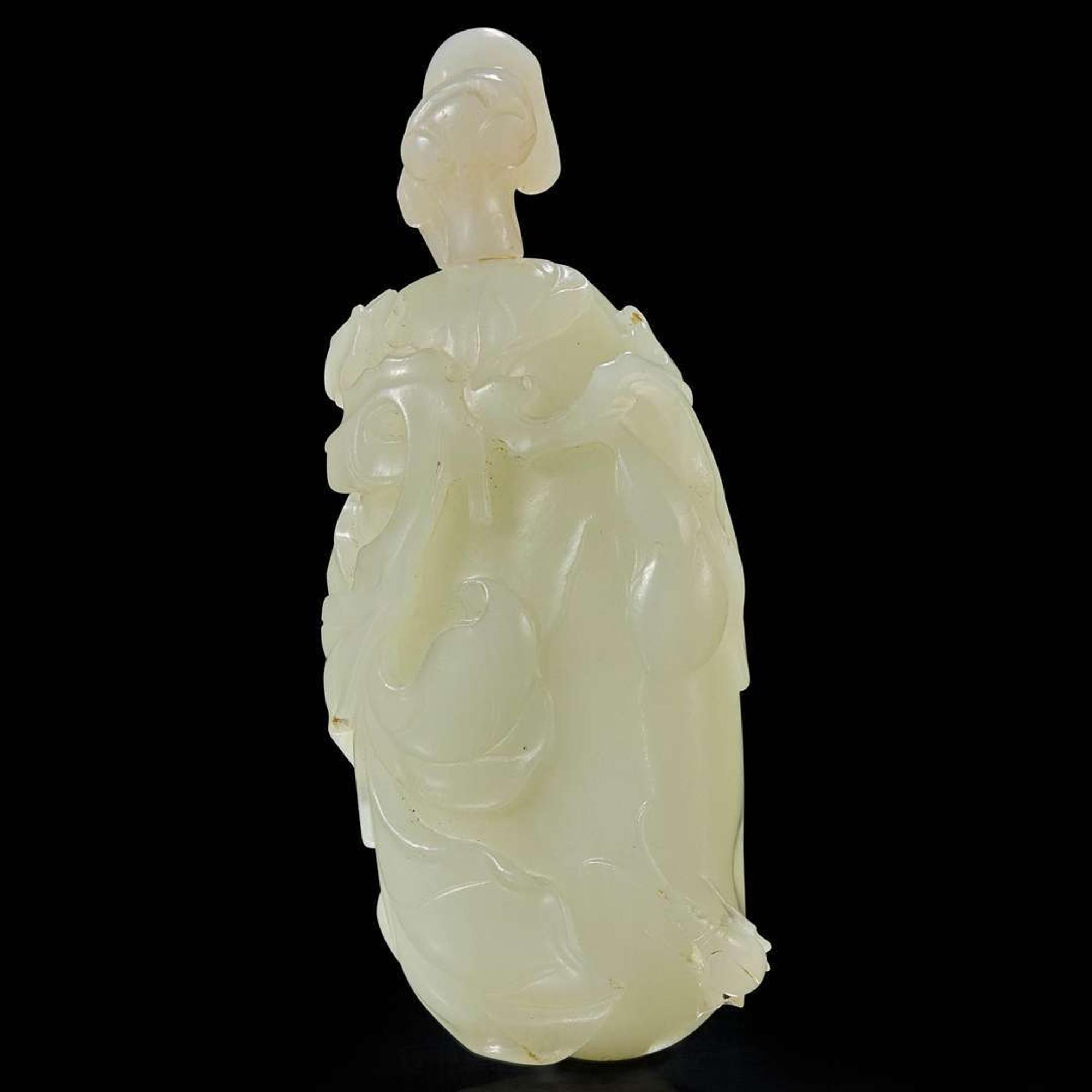 A Chinese carved white jade "Eggplant and Foliage" snuff bottle 白玉雕茄形鼻烟壶 18th/19th Century ???????