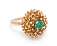 YELLOW GOLD AND EMERALD RING