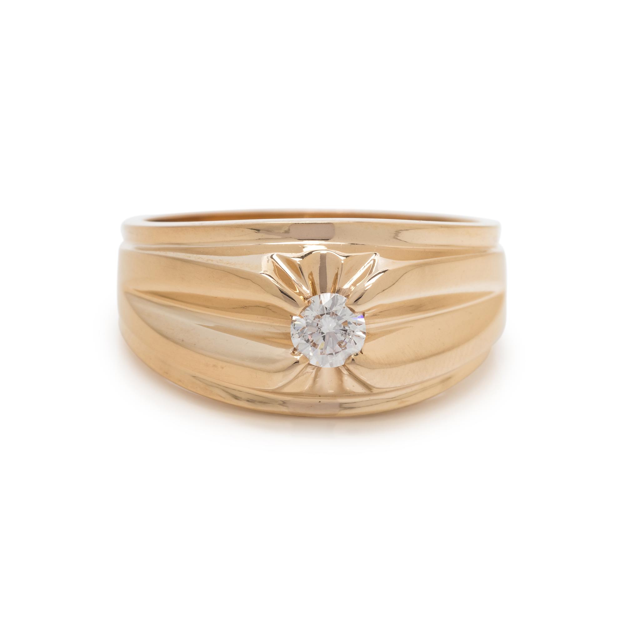 YELLOW GOLD AND DIAMOND RING