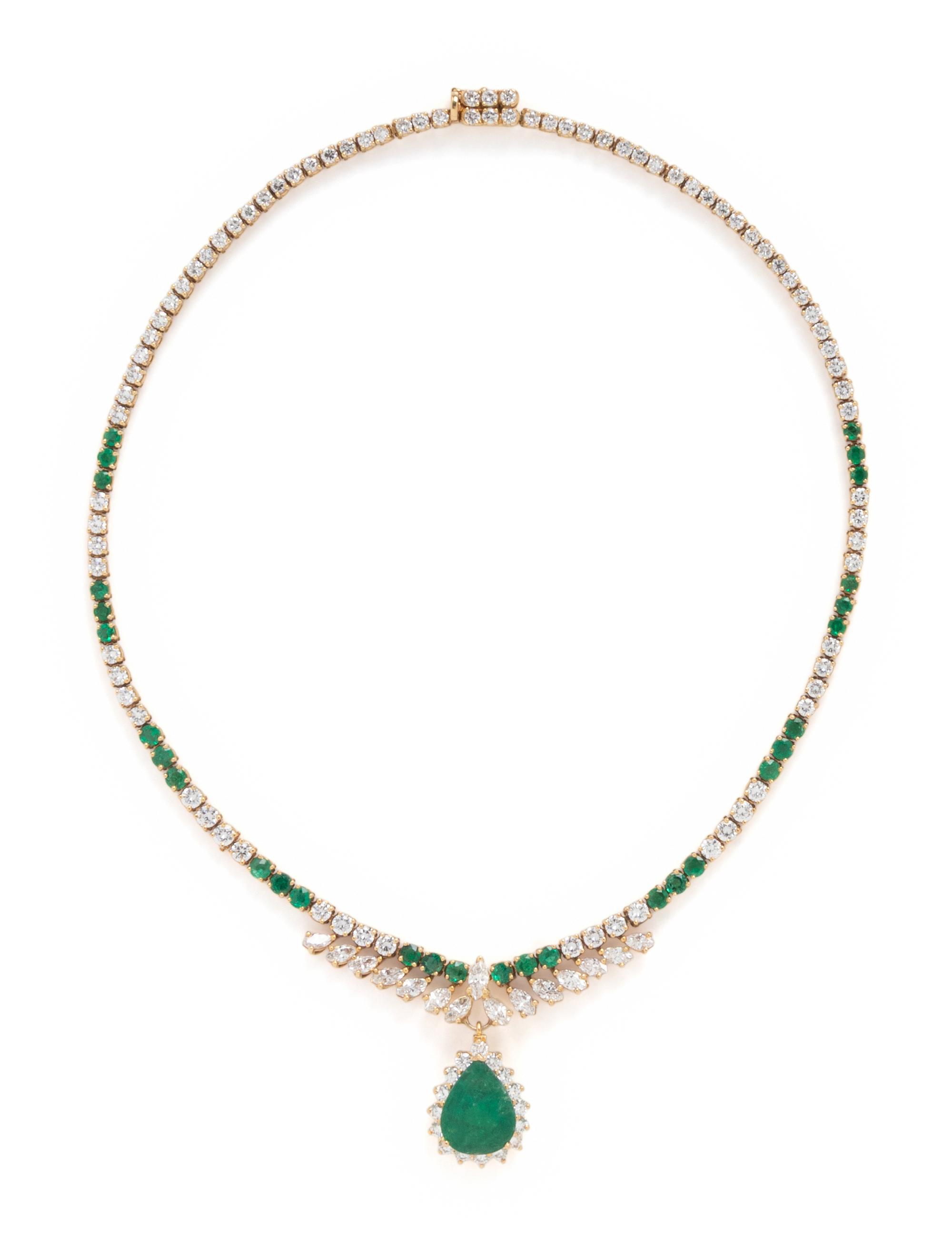 EMERALD, DIAMOND AND YELLOW GOLD NECKLACE