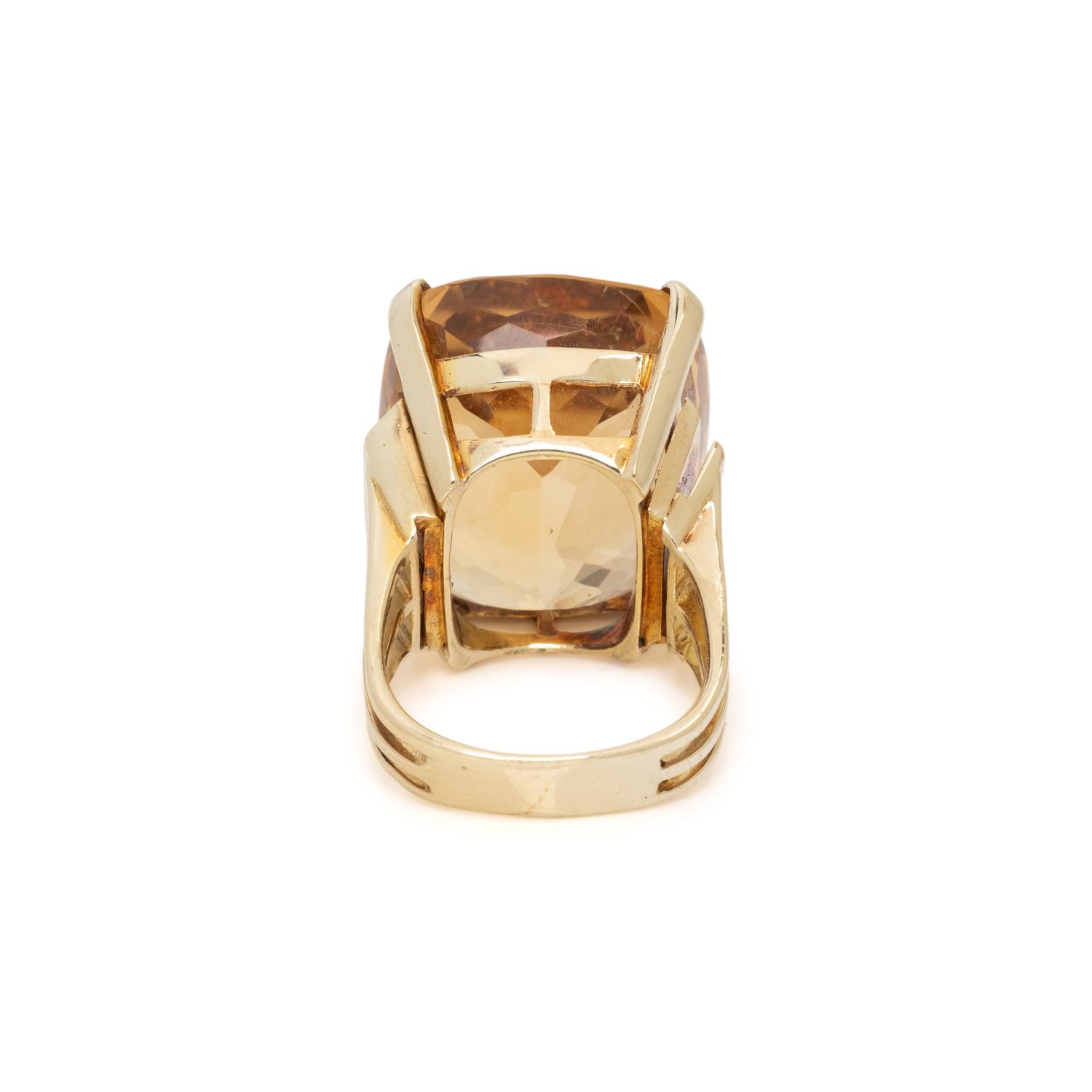 CITRINE AND YELLOW GOLD RING