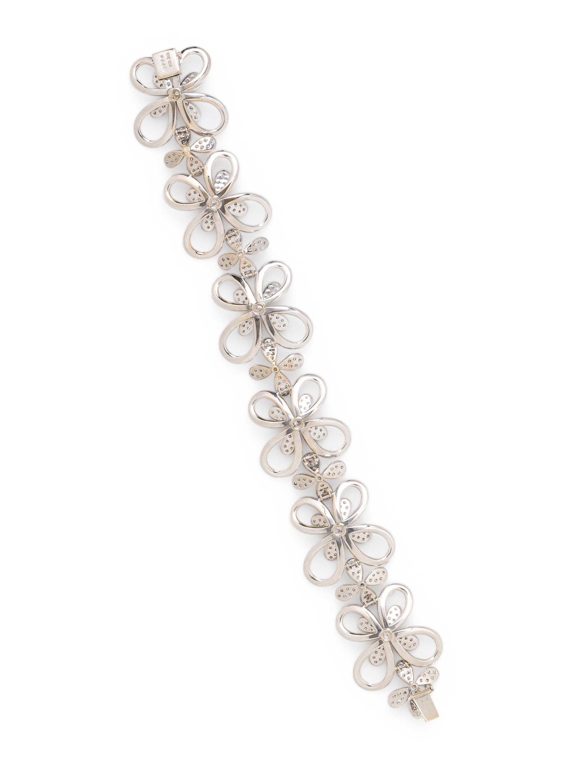 WHITE GOLD AND DIAMOND FLOWER BRACELET