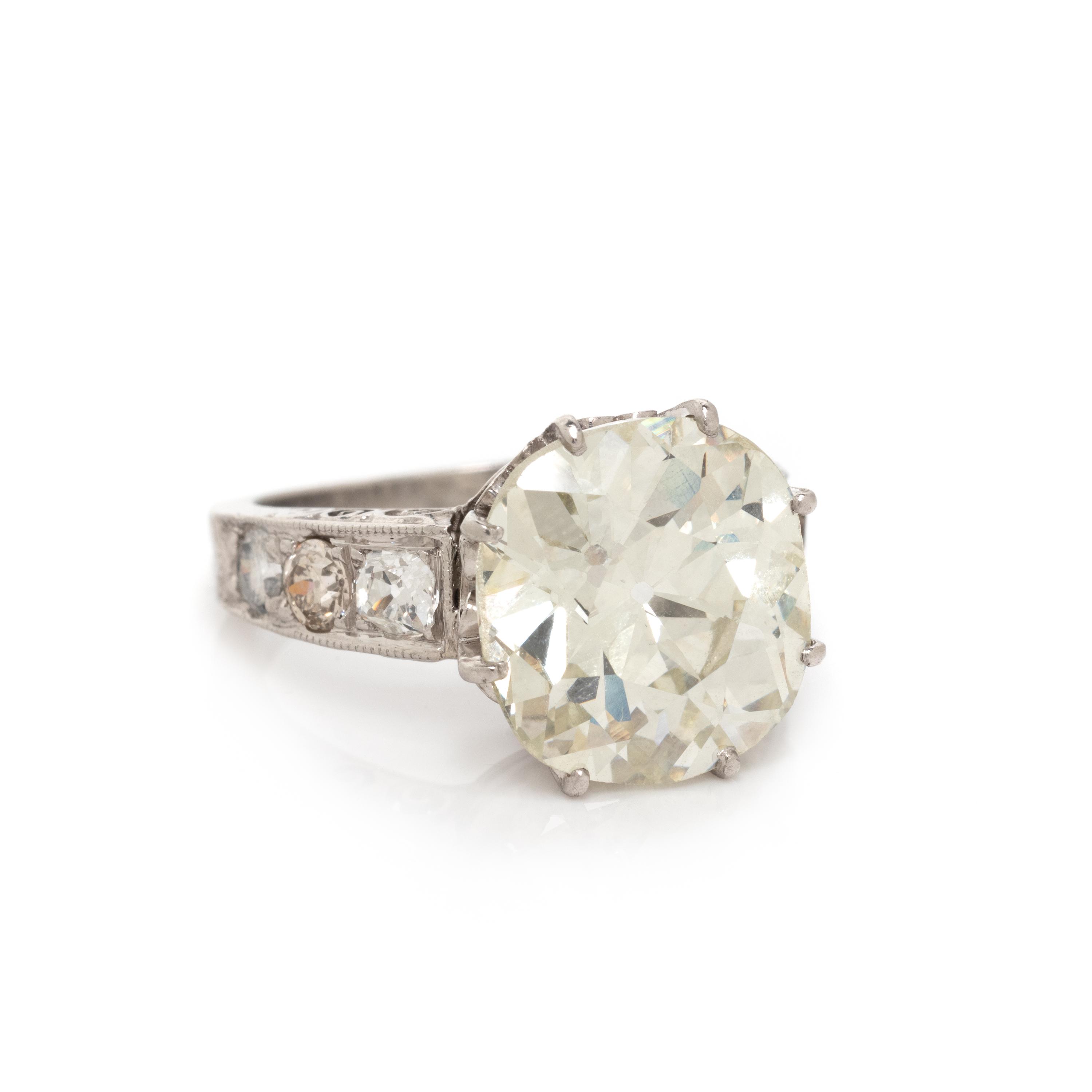 ANTIQUE, PLATINUM AND DIAMOND RING