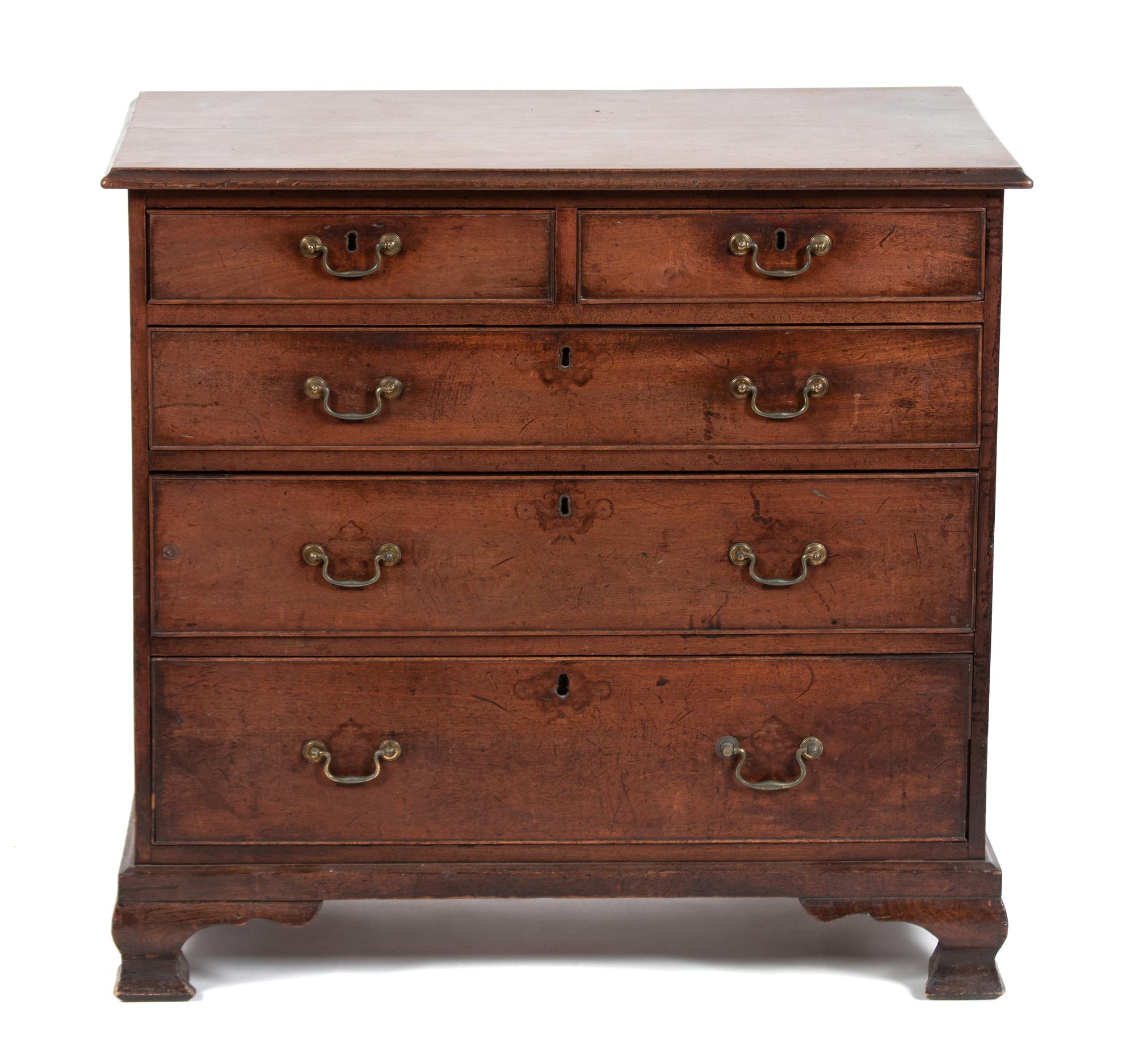 An English Bachelors Chest Height 33 x width 34 x depth 19 inches. — 19TH CENTURY