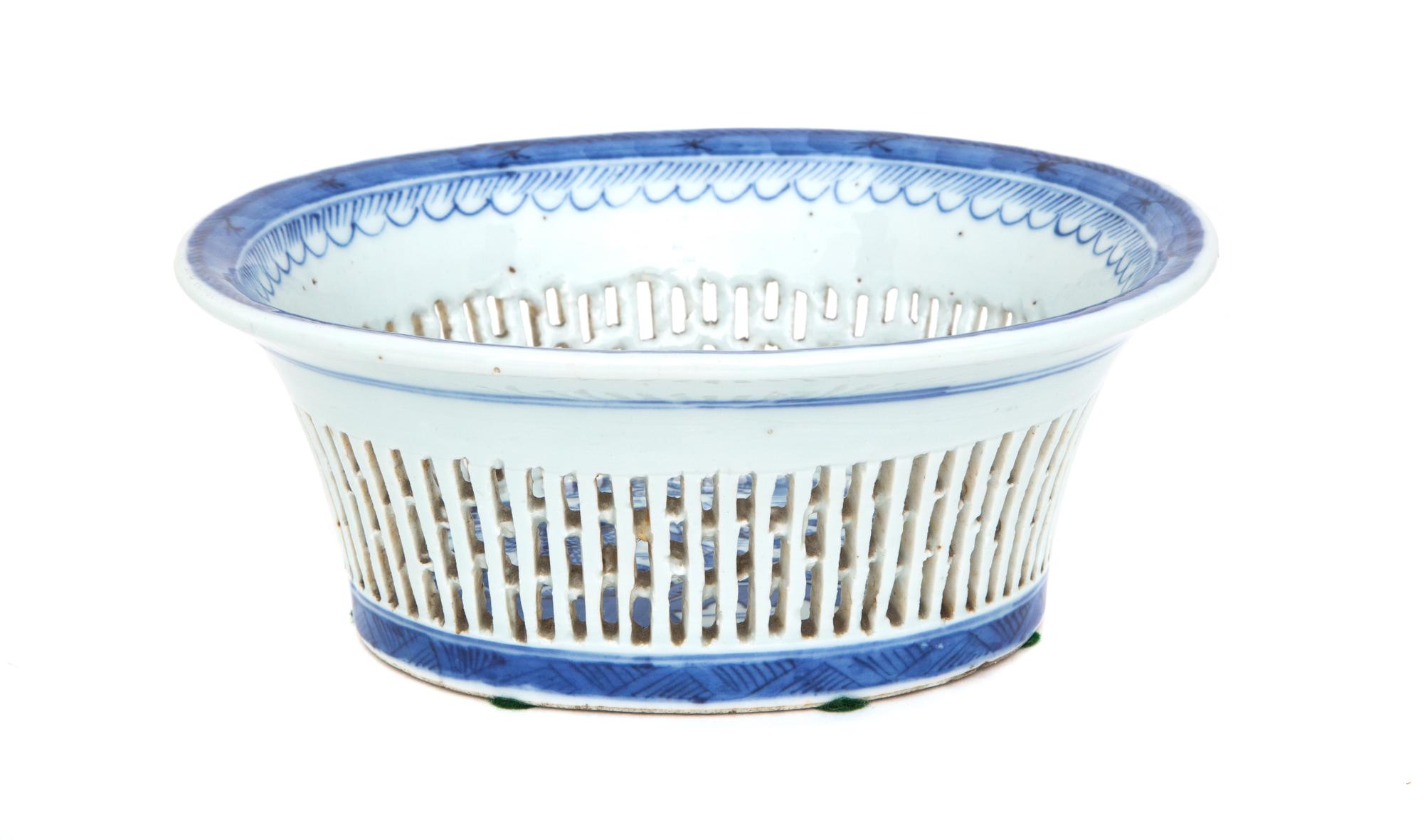 A Chinese Blue and White Canton Reticulated Fruit Basket Height 3 1/4 x width 6 3/4 x depth 8 inches. — 19TH CENTURY