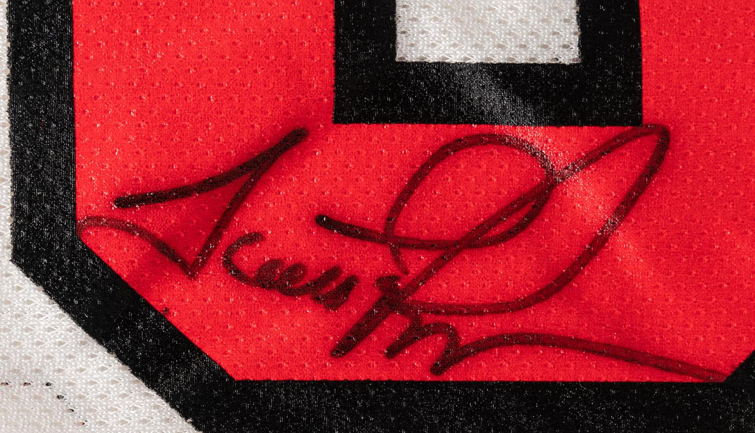 A Scottie Pippen Signed Autograph Chicago Bulls Jersey (Beckett Authentication Services BAS Certified),