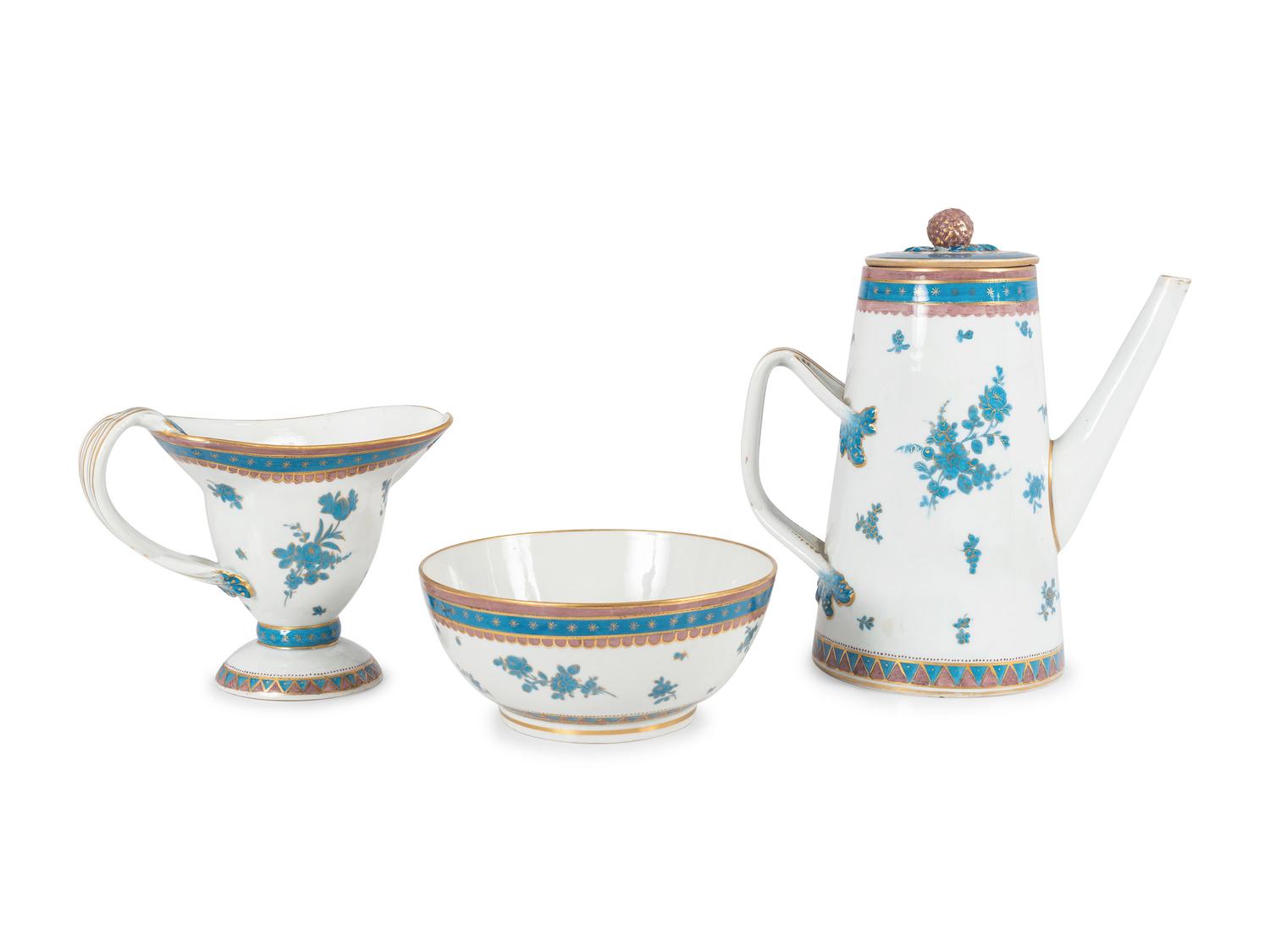 A Samson et Cie Parcel Gilt and Armorial Decorated Part Dinner Service