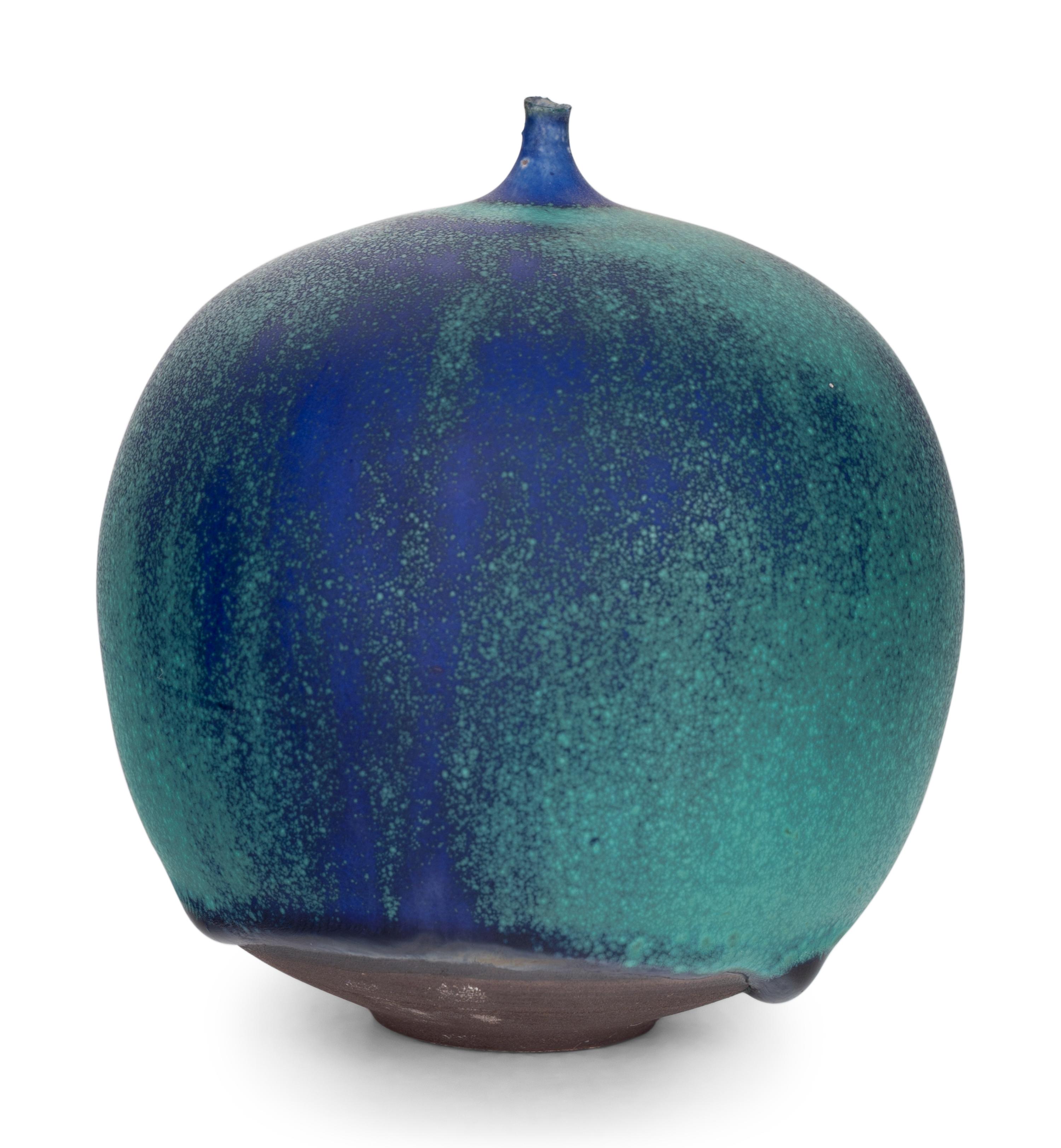 Feelie Vase