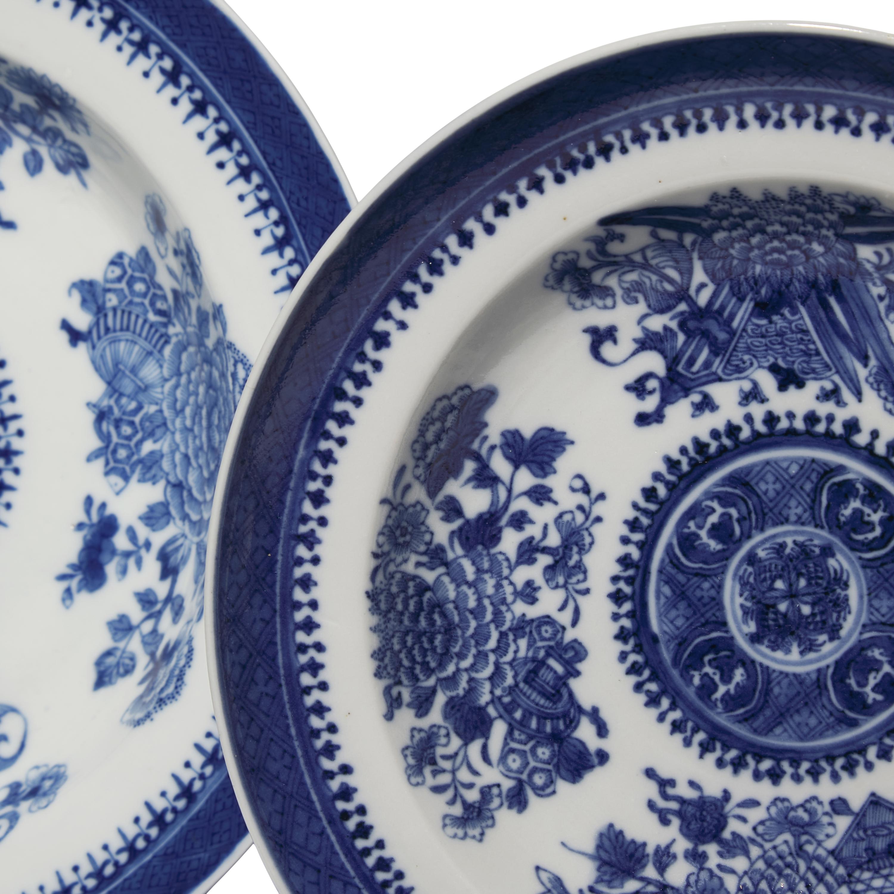 A Set of Sixteen Chinese Export Porcelain Blue Fitzhugh Tablewares