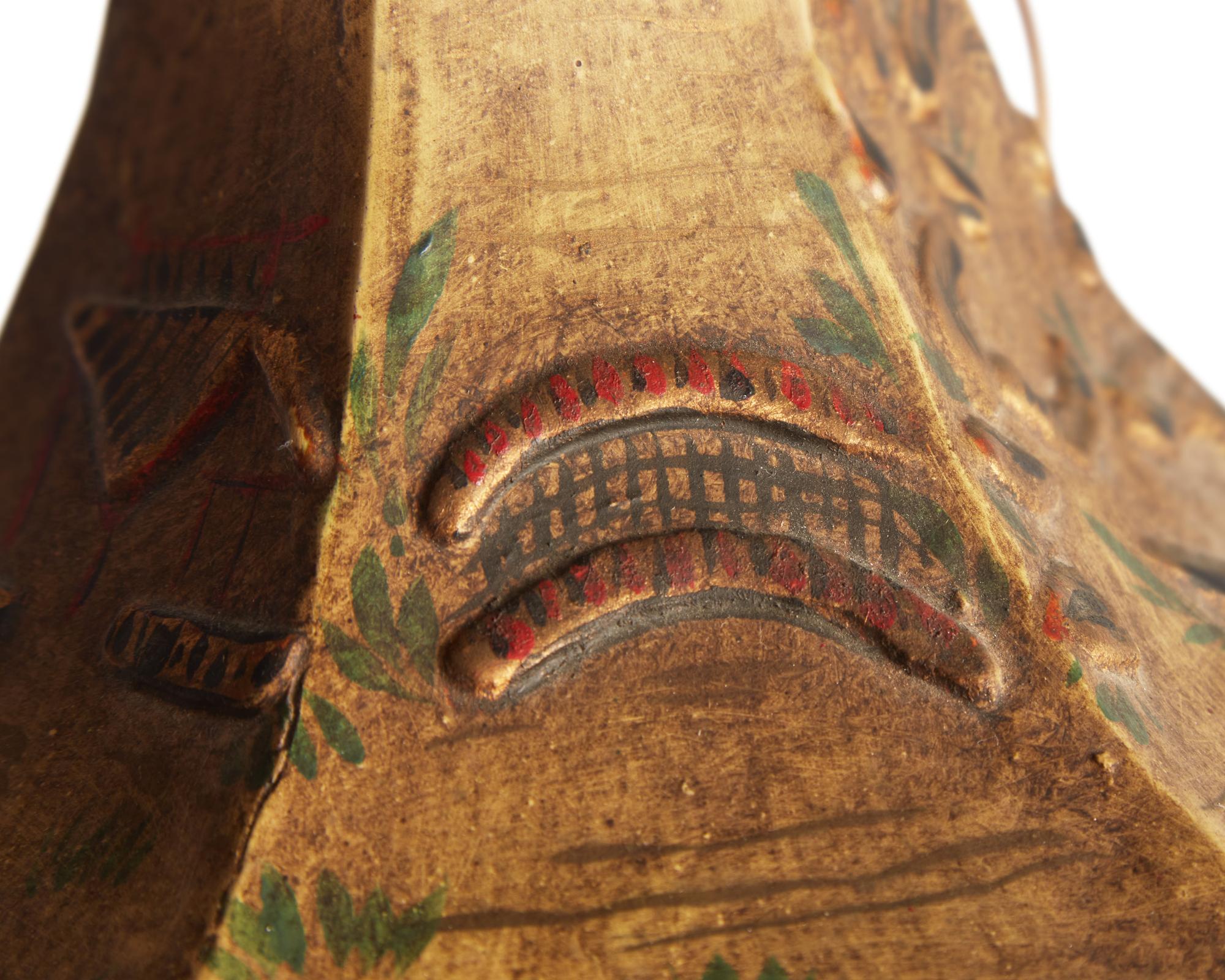 A Chinoiserie tole painted chandelier, 20th / 21st century