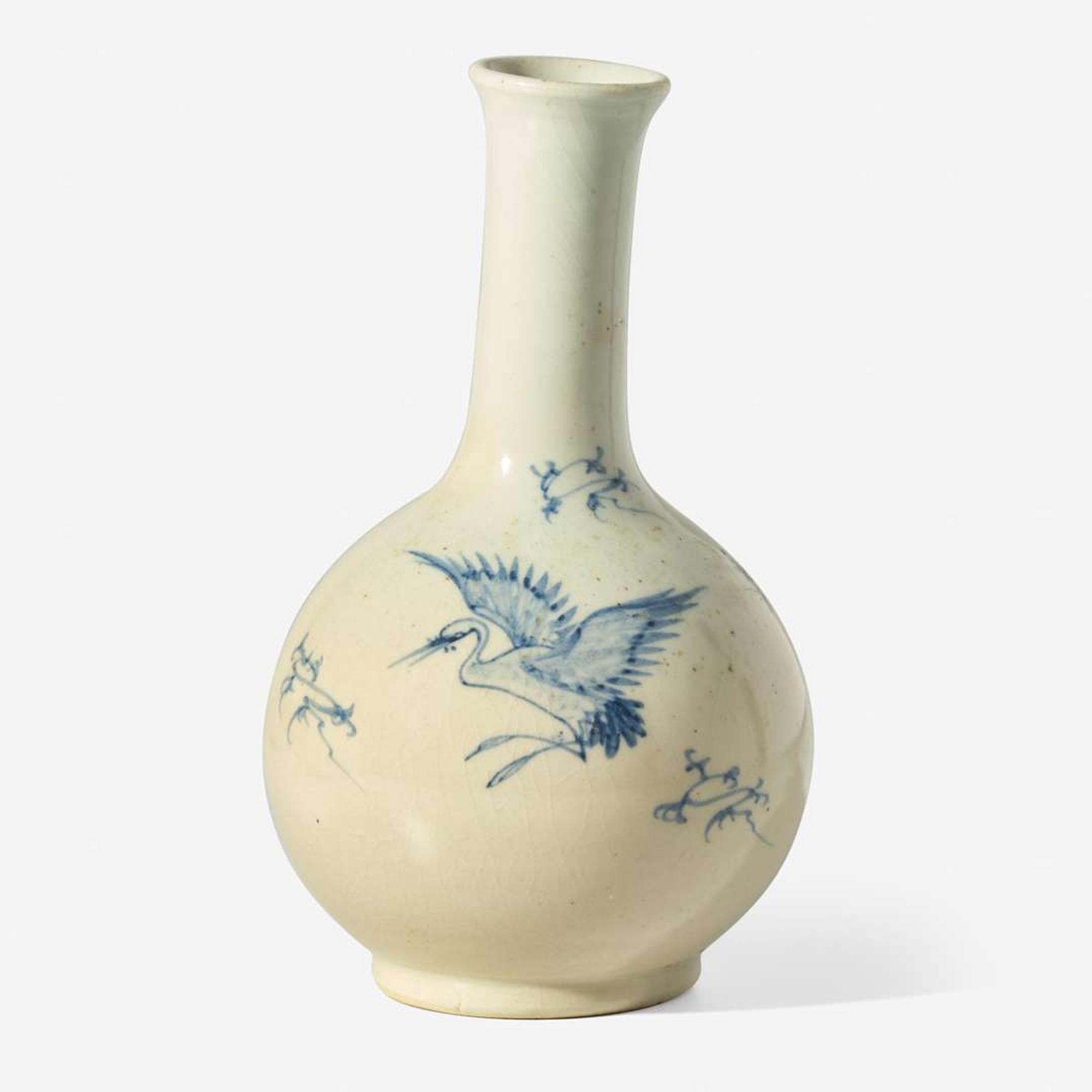 A Korean blue and white "Cranes" bottle vase 韓國青花“鶴”瓶