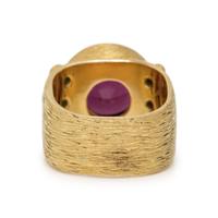 GRIMA, YELLOW GOLD, GARNET, AND EMERALD RING