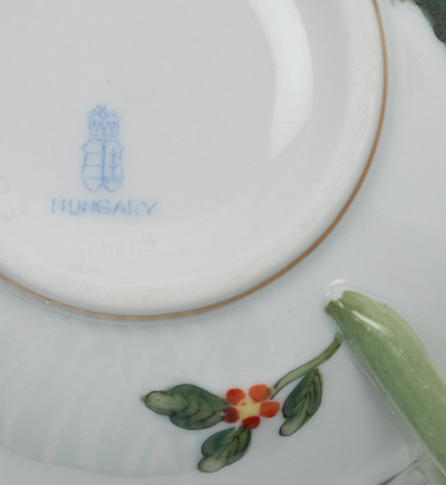 A Herend Porcelain Rothschild Bird Dinner Service