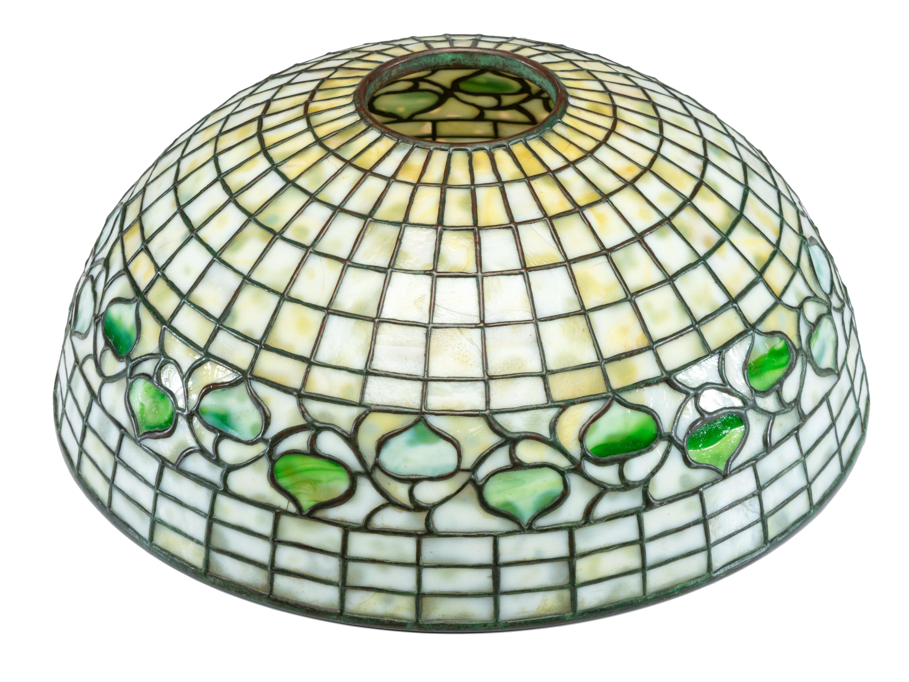 Acorn Table Lamp
