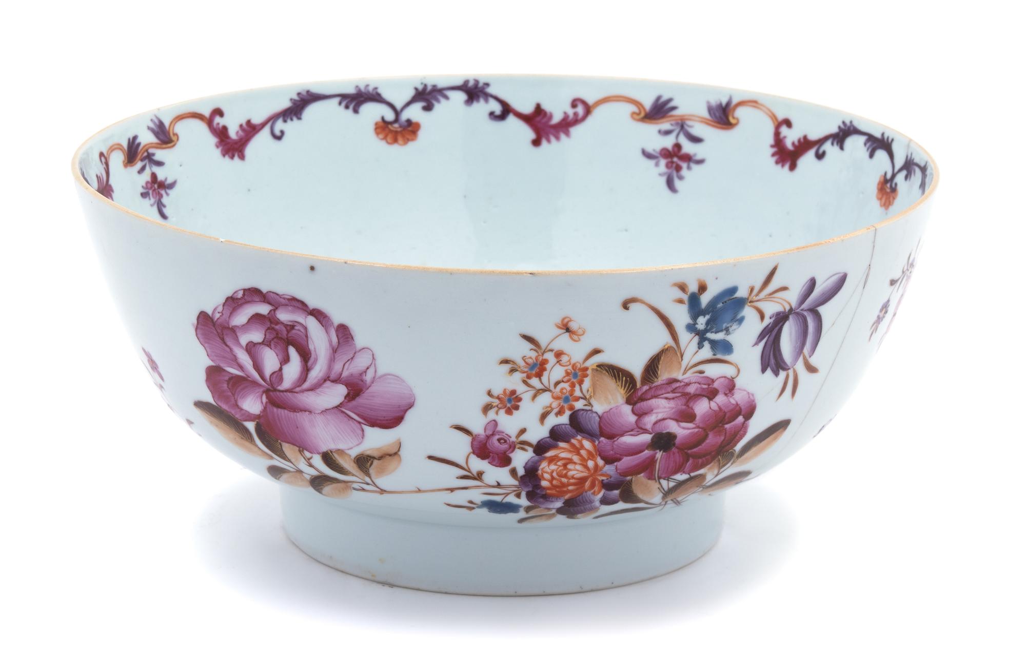 A Chinese Export Porcelain Bowl
