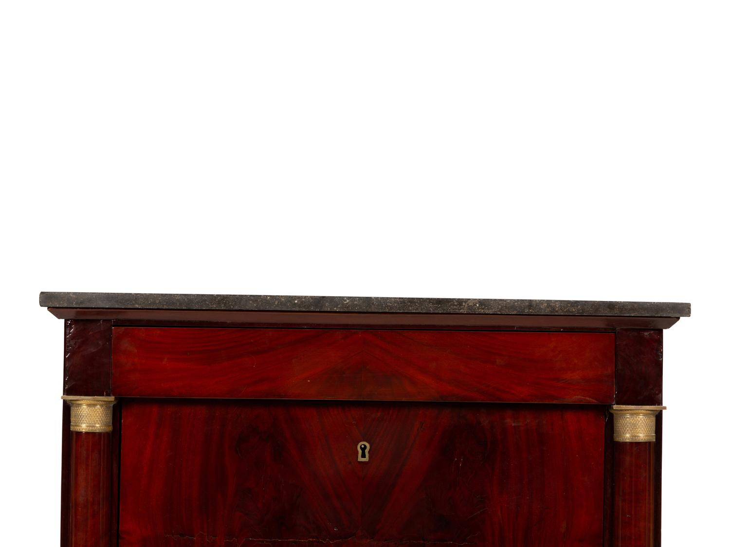 An Empire Mahogany Slate Top Secrétaire à Abbatant