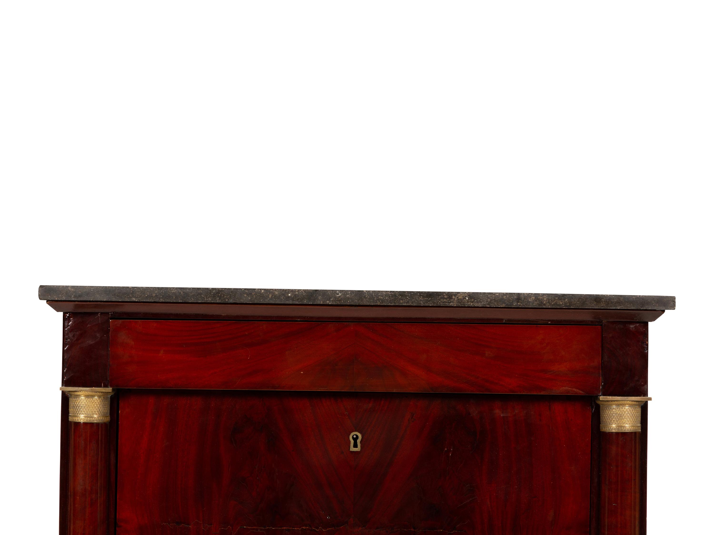 An Empire Mahogany Slate Top Secrétaire à Abbatant
